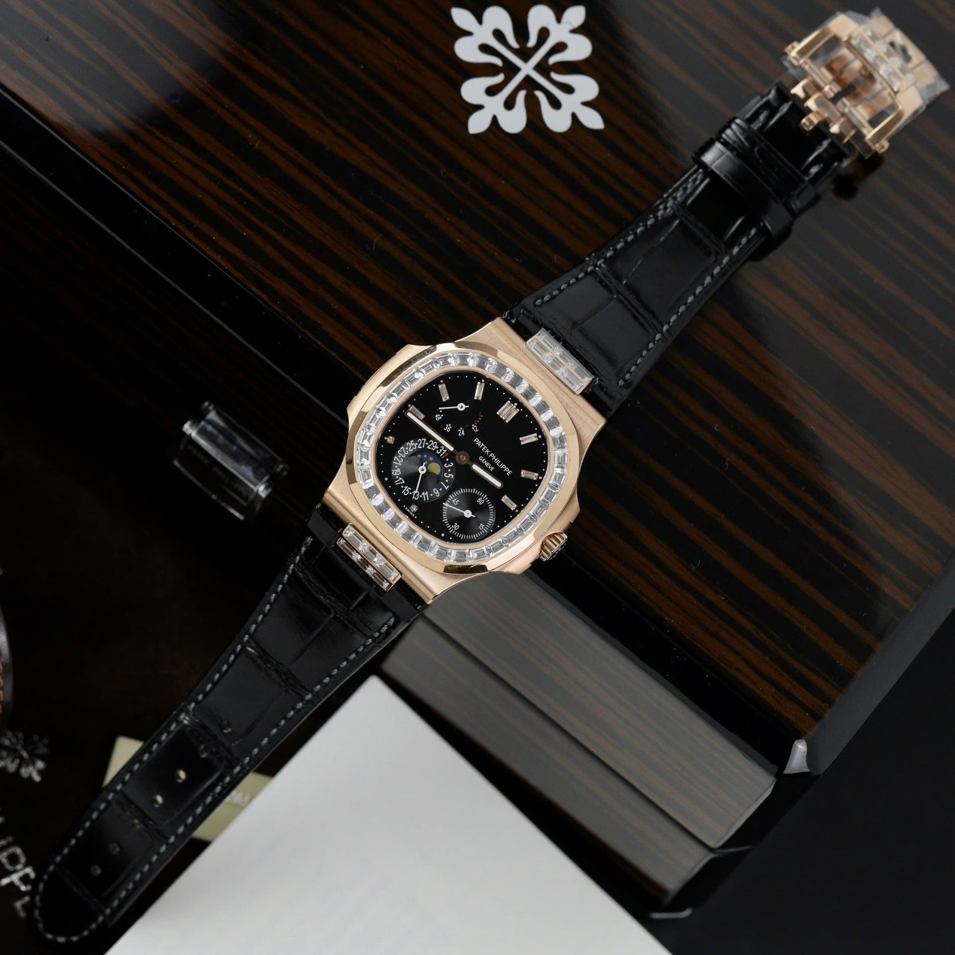 Patek Philippe Nautilus 5724R Replica 11 Watch Black GR Factory 40mm - Top club