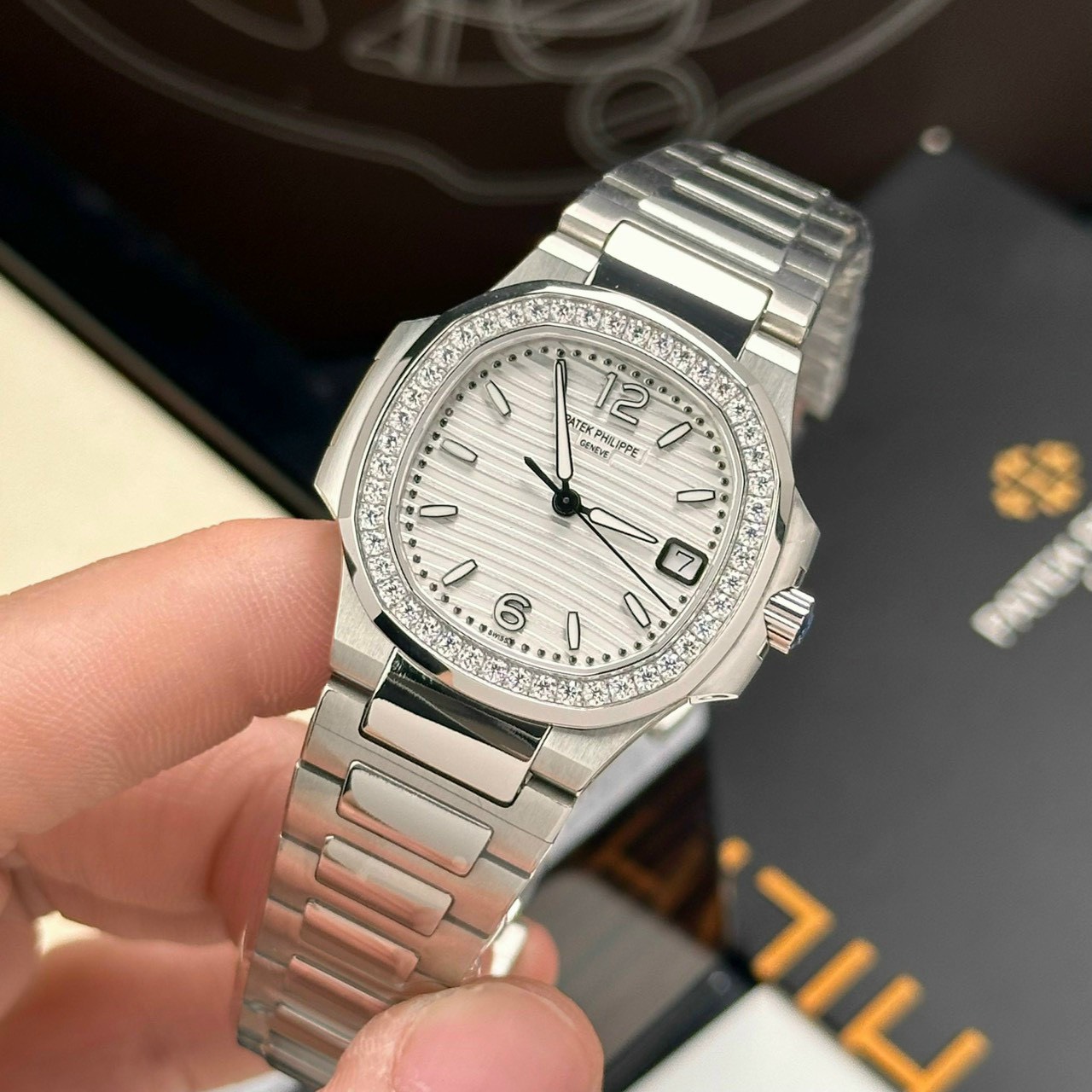 Patek Philippe Replica 1:1 Watch Nautilus 7010 Highest Quality for Women 32mm - Top club