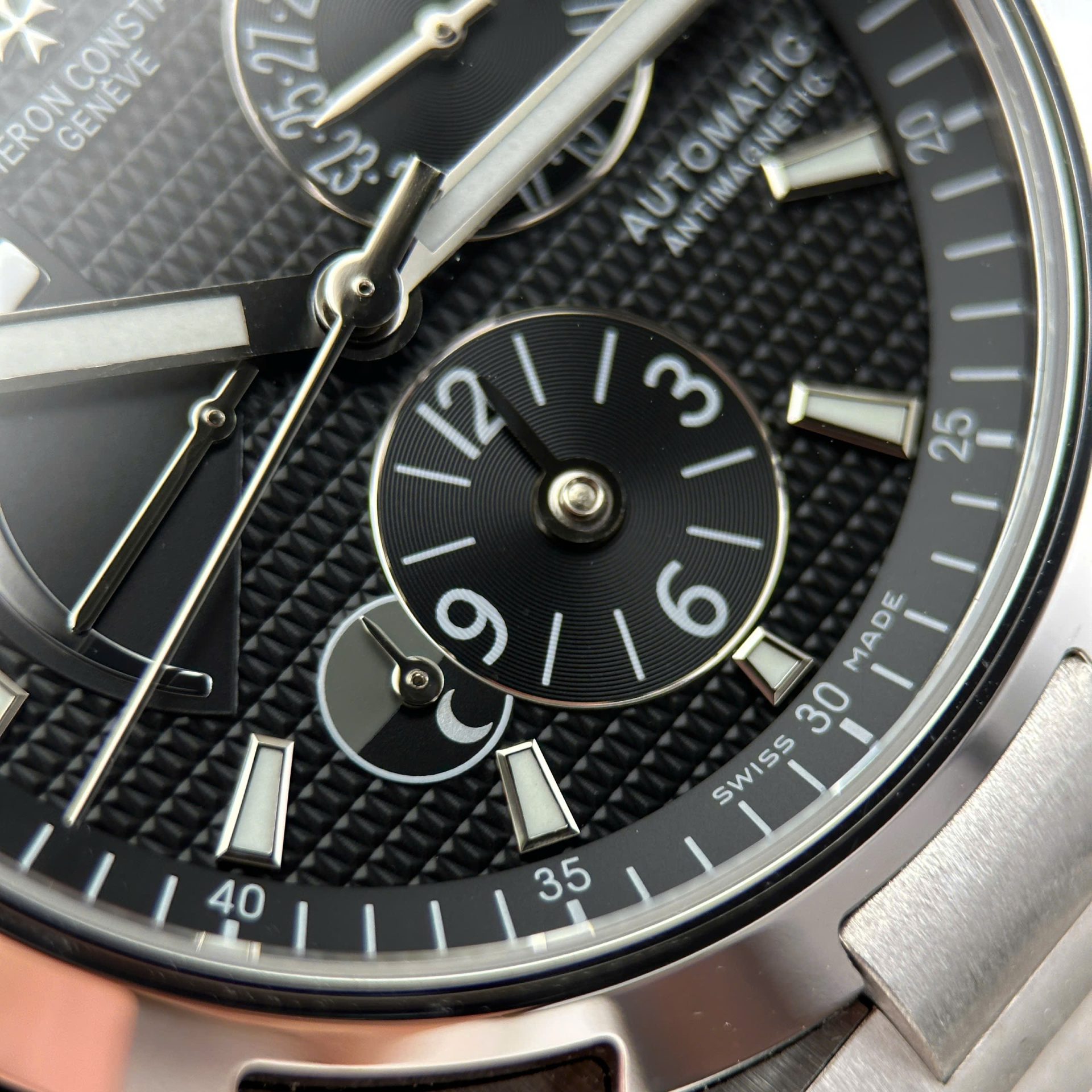 Vacheron Constantin Luxury Fake Watches Overseas Dual Time 47450 Black Dial Metal Wire 9F Factory 42mm - Top club