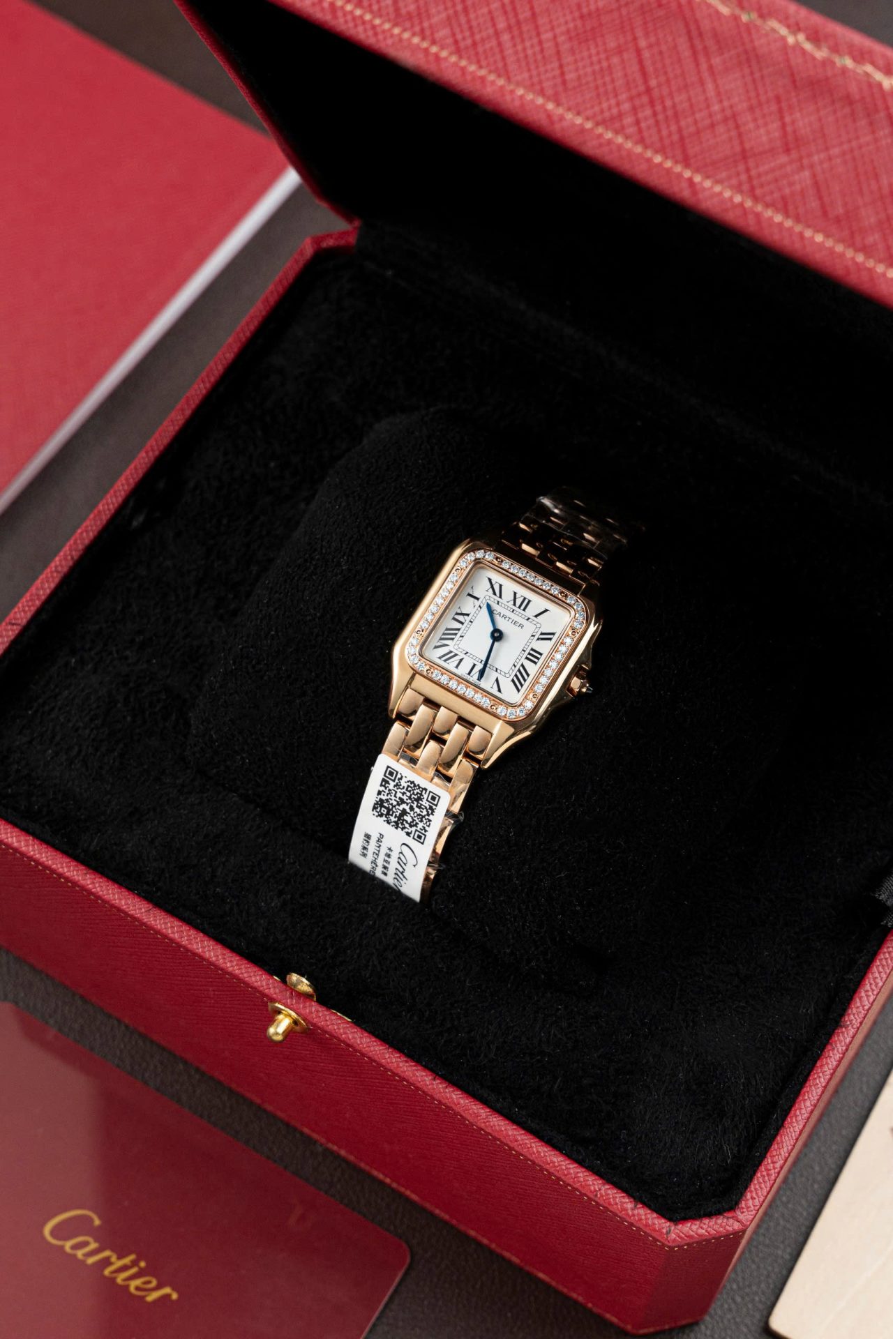 Cartier Panthere WJPN0015 White Dial Replica Watch Bezel Diamonds Moissanite 27x37mm - Top club