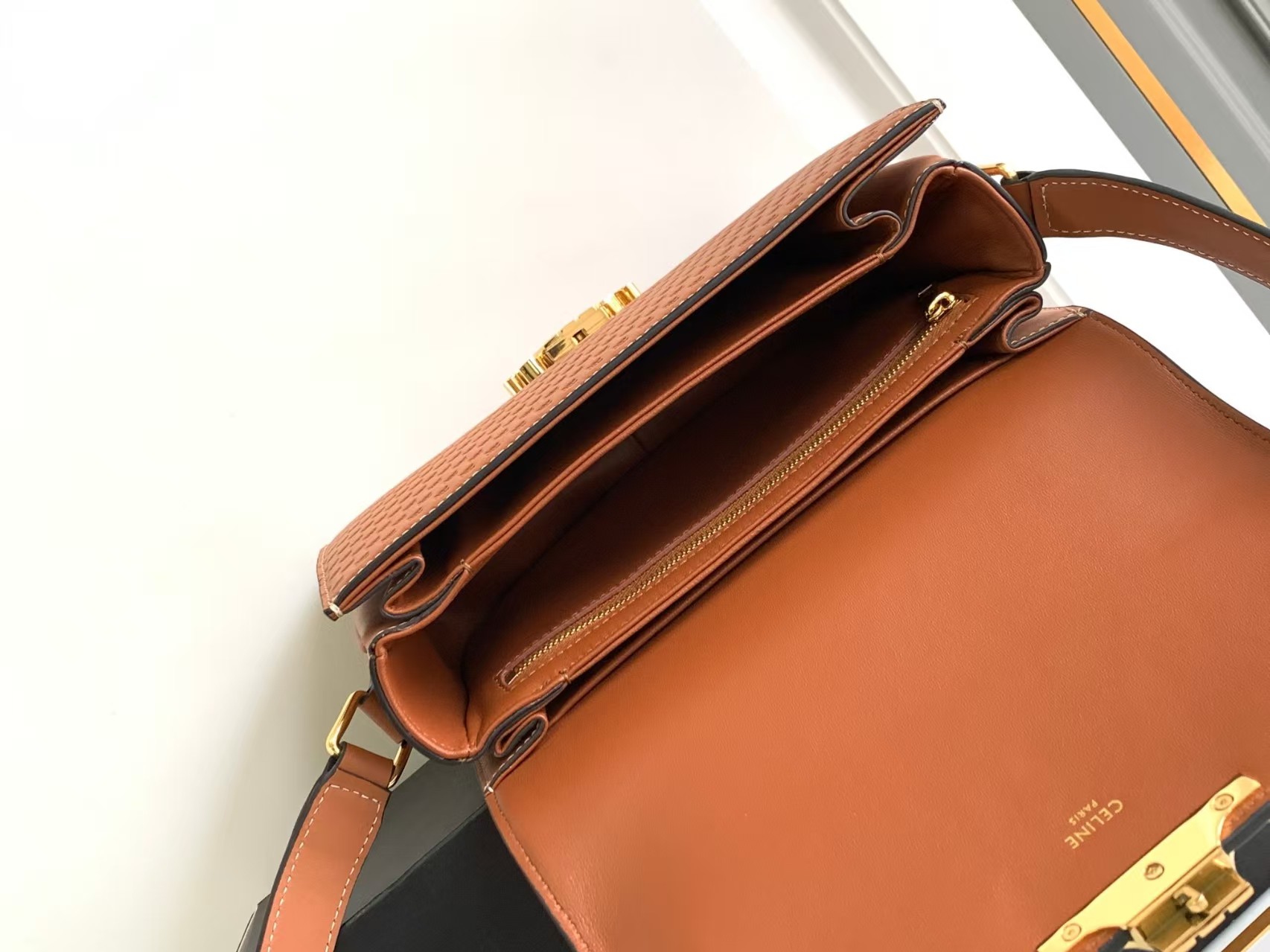 CELINE TRIOMPHE Box Embossed HandBag1:1High-quality replica