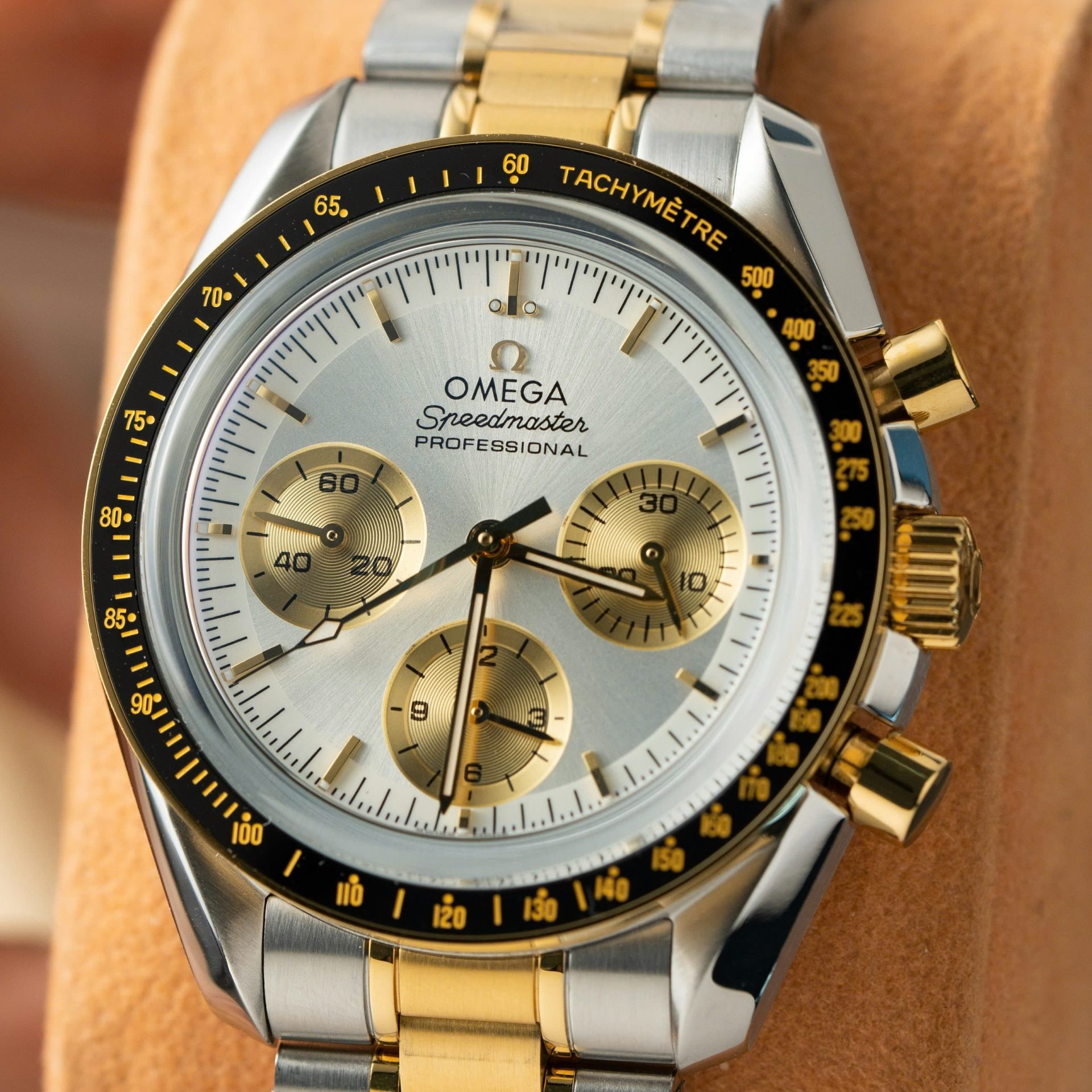 Omega SpeedMaster MoonWatch Chronogarph Demi Gold Replica Watch 42mm - Top club