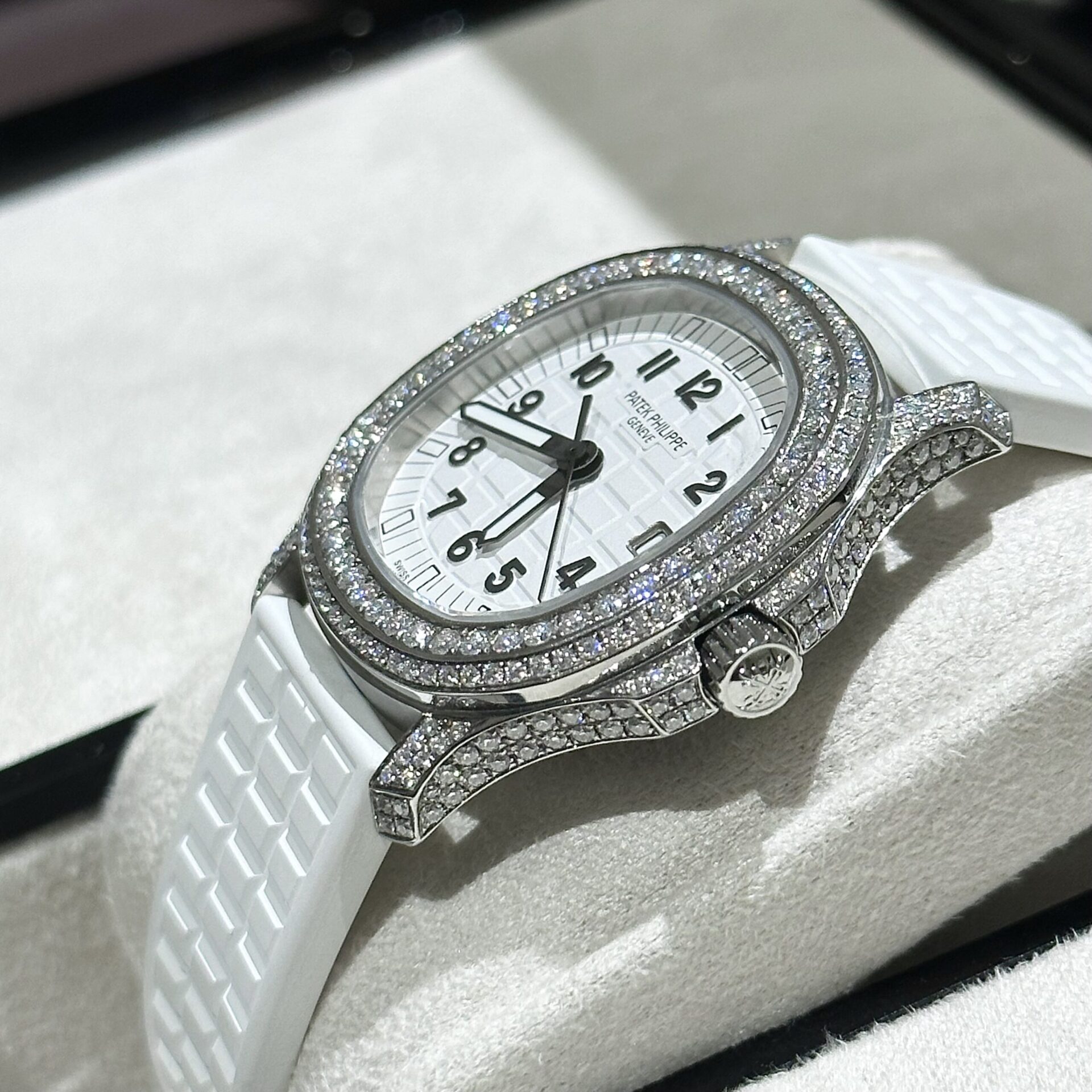 Patek Philippe Replica 11 Watch Aquanaut 5069G With Moissanite Diamond 35.6mm - Top club