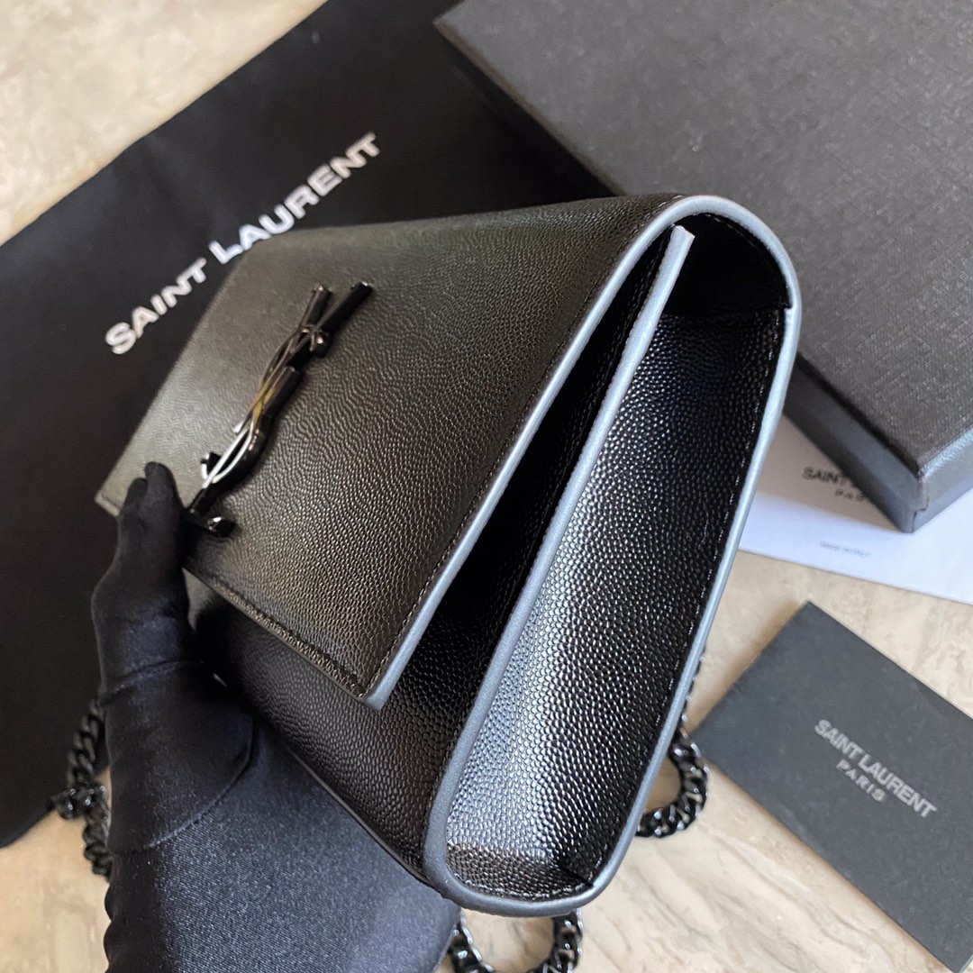 MONOGRAM CHAIN WALLET IN CROCODILE EMBOSSED SHINY LEATHER1:1High-quality replica