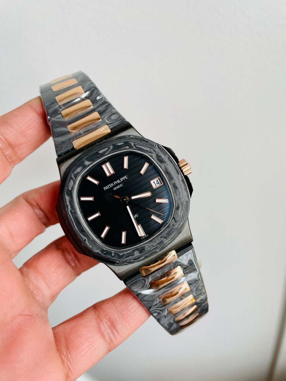 Replica PATEK PHILIPPE Nautilus 5711 DIW Carbon DIWF 1:1 Best Edition Black Textured Dial on Carbon/RG Bracelet 324CS - Elite Watch Atelier