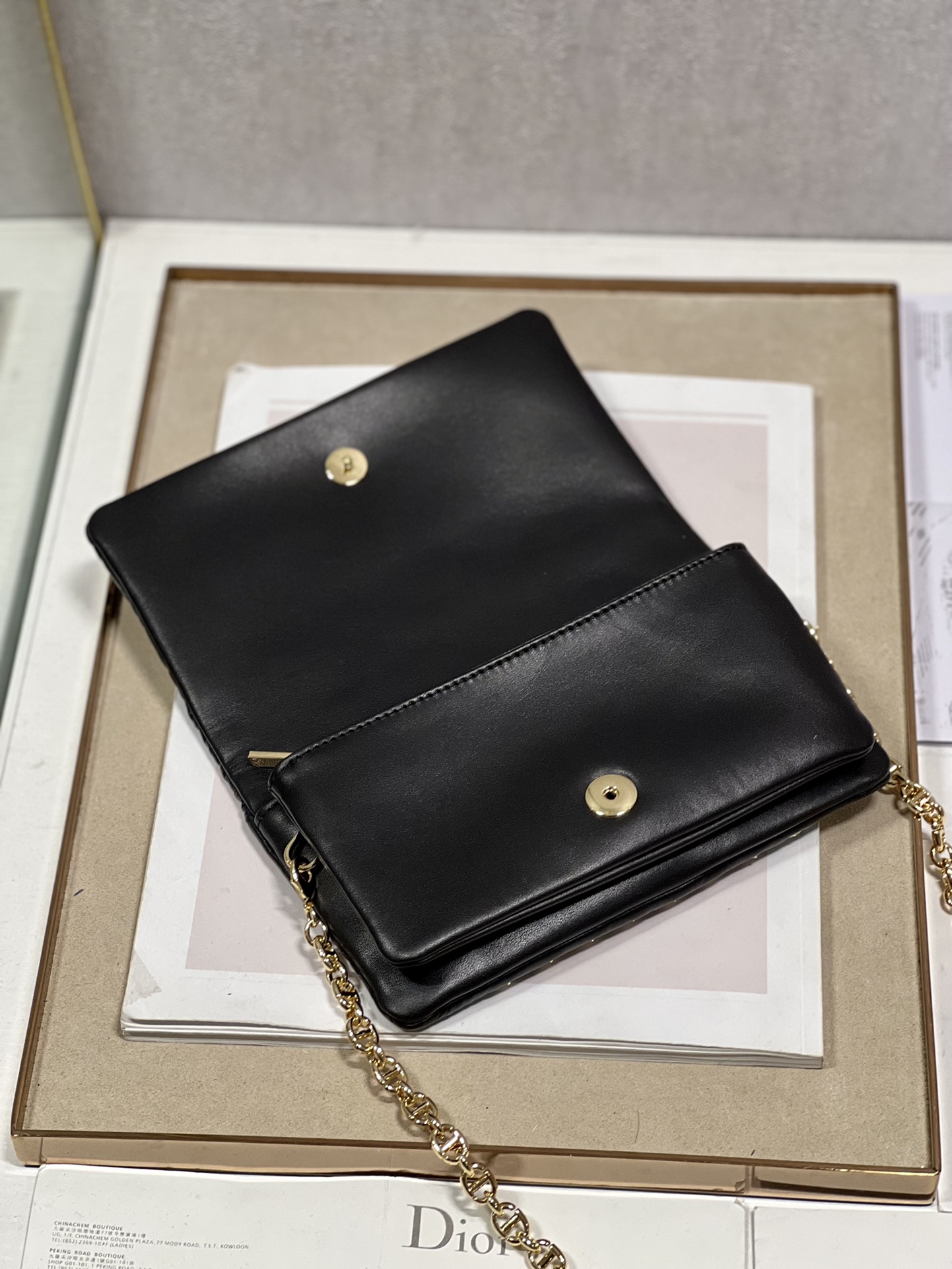 Caro Macrocannage Pouch Black/White For Women 7.5in/19.5cm S5135BNHH_M9001:1High-quality replica