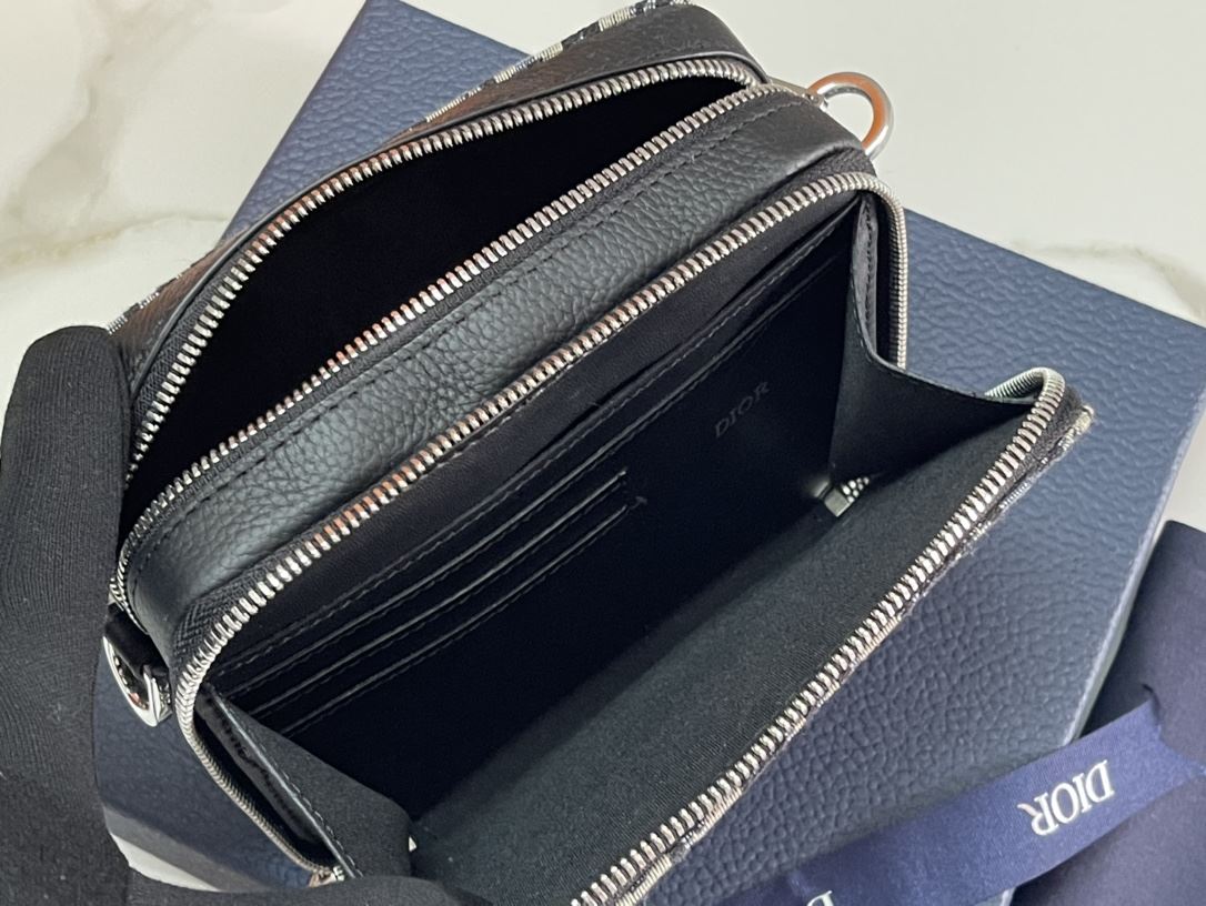 Pouch With Strap Black/Beige For Women‎ 6.5in/17cm CD 2OBBC119YSE_H03E1:1High-quality replica