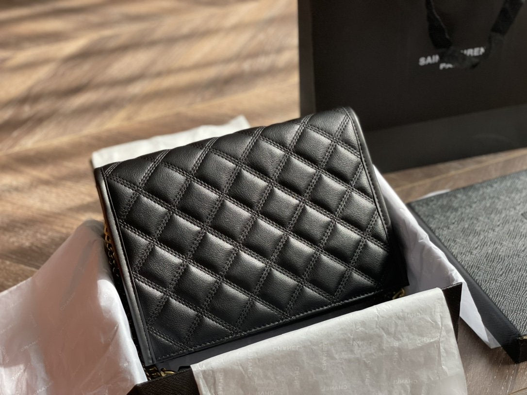 TO – Luxury Edition Bags SLY 1711:1High-quality replica