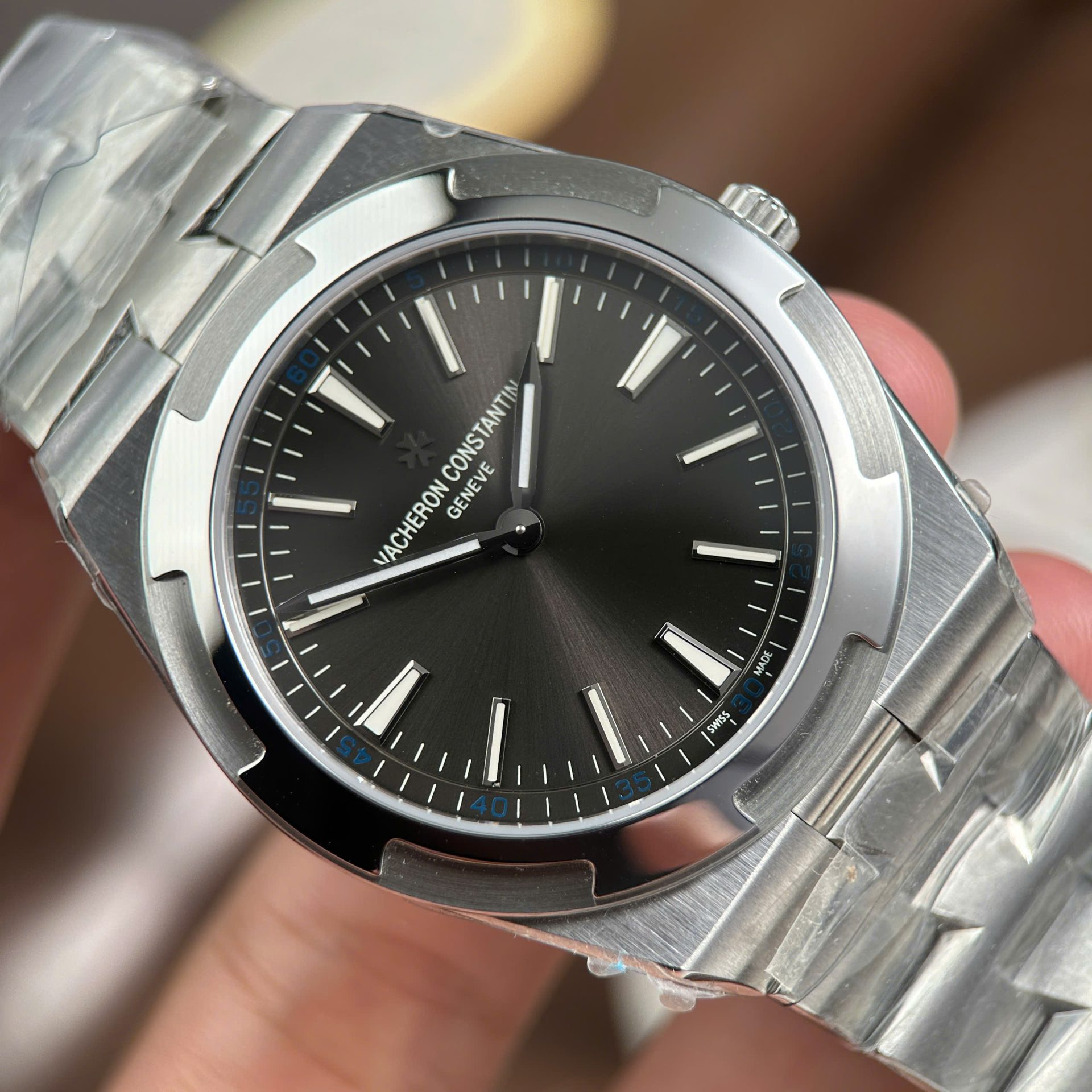Vacheron Constantin Overseas Ultra-Thin 2000V Imitation Watches Gray Dial Metal Wire 8F Factory 40mm - Top club