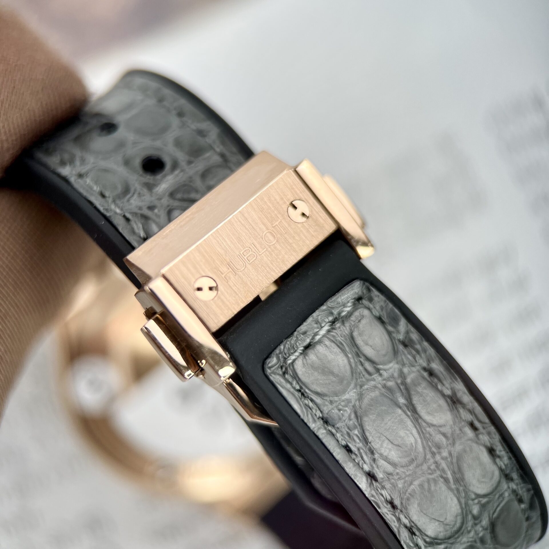 Hublot Replica 11 Watch Classic Fusion King Gold Women s Grey Dial Diamond Bezel 33mm - Top club