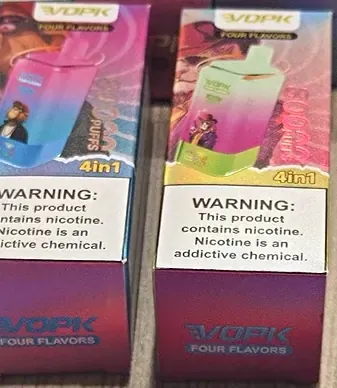 VOPK FOUR FLAVORS – opakowanie produktu z etykietą ostrzegawczą o nikotynie, VAPESEL PL