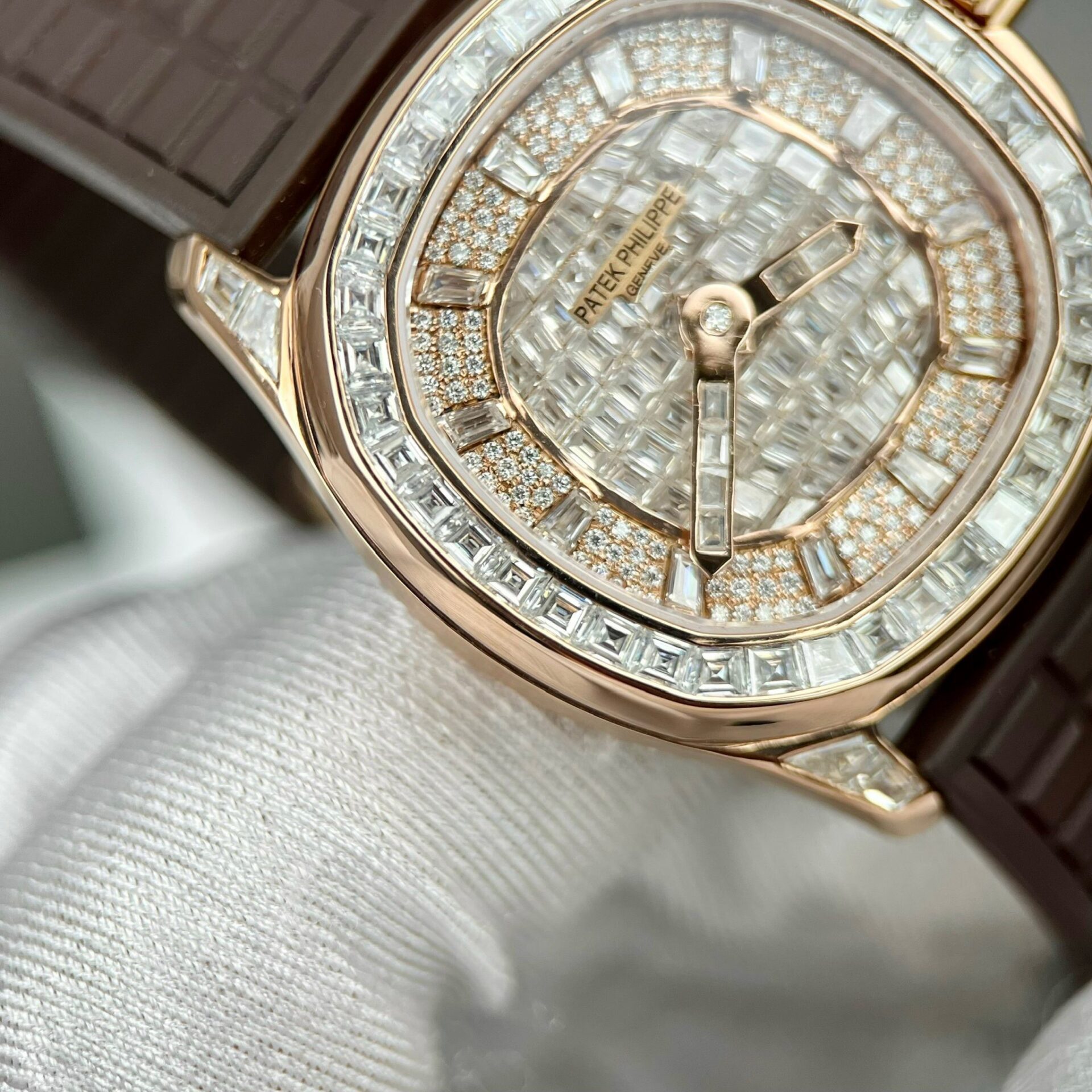 Patek Philippe Aquanaut 5062 Replica Watch Gold Wrapped Moissanite 35.6mm - Top club
