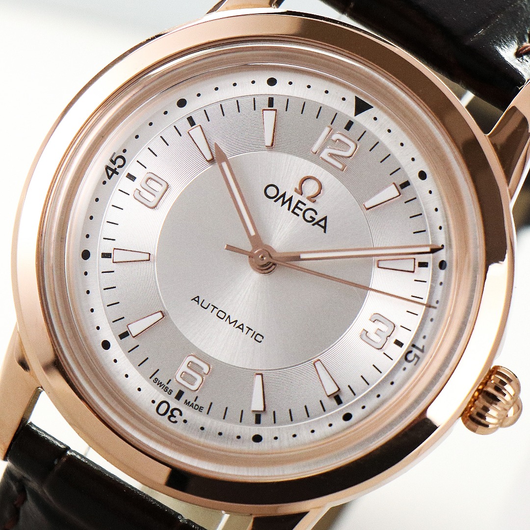 Omega Seamaster Series Mechanical Watch 40mm Italian Imported Calfskin Black Leather(1:1 replica) - Top club