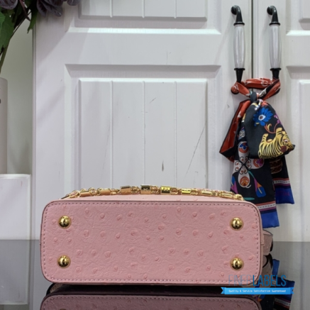 Blush Pink Ostrich Leather Mini Handbag with Pearl Chain1:1High-quality replica