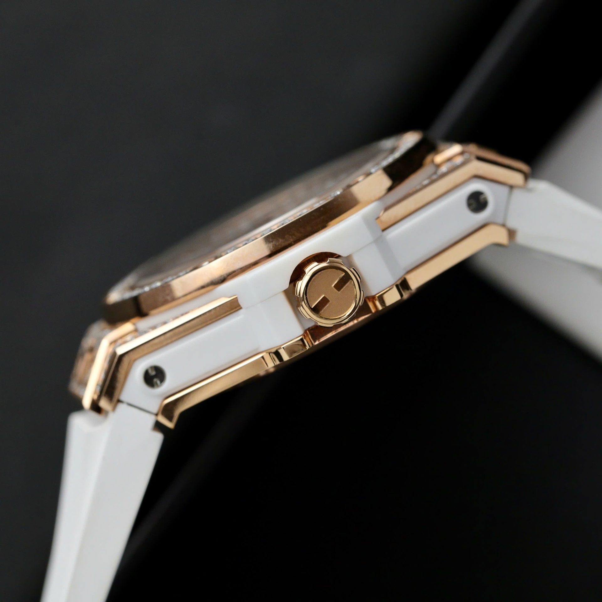 Hublot Big Bang One Click King Gold Custom Moissanite Diamonds Hong Kong 39mm - Top club