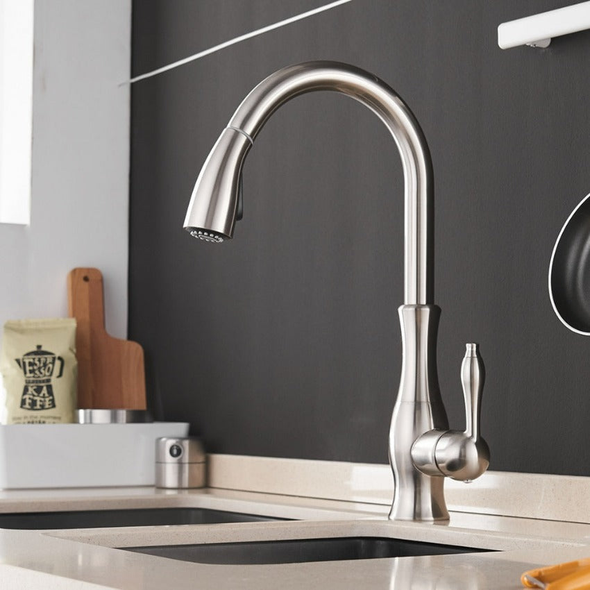 Moderne Zwarte Keukenkraan met Intrekbare Sproeier en Eénhendelbediening – Stijlvol en Functionaliteit voor Elke Keuken