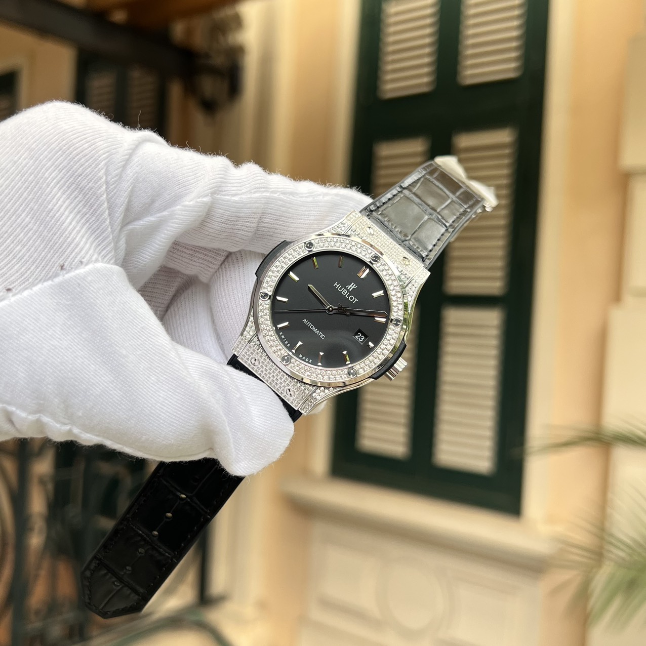 Hublot Classic Fusion Full Diamond Case Replica Watch Black HB Factory 42mm - Top club