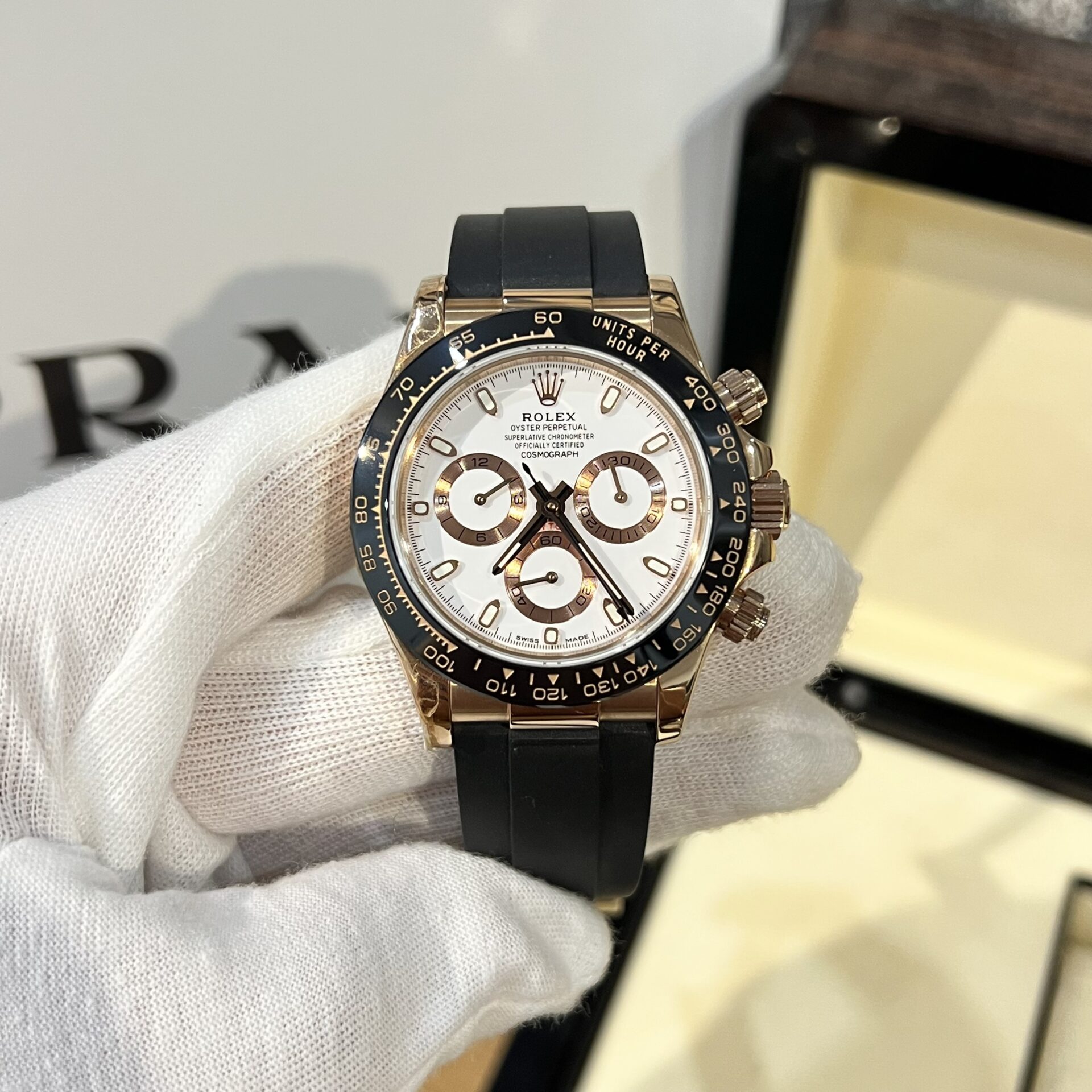 Rolex Daytona Replica Watch White Dial Rubber Strap BT Factory 40mm - Elite Watch Atelier