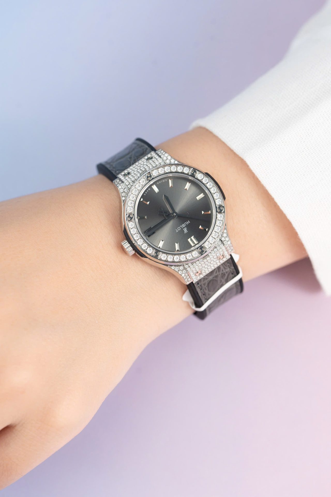 Hublot Classic Fusion Replica Watch Moissanite Diamond Hong Kong Gray Dial 33mm - Top club