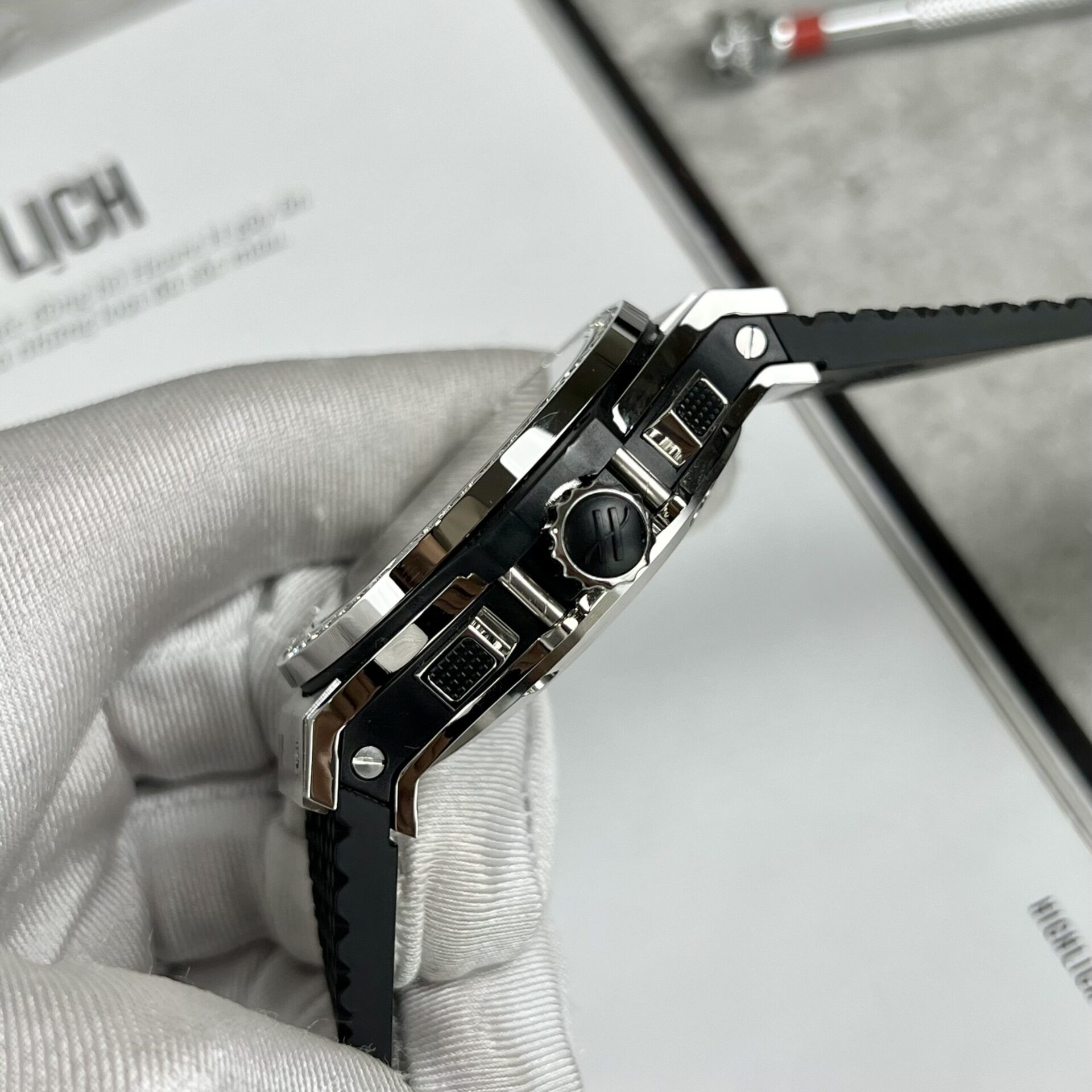 Hublot Replica 11 Watch Big Bang Geneve Chronograph With Diamonds Bezel 44mm - Top club