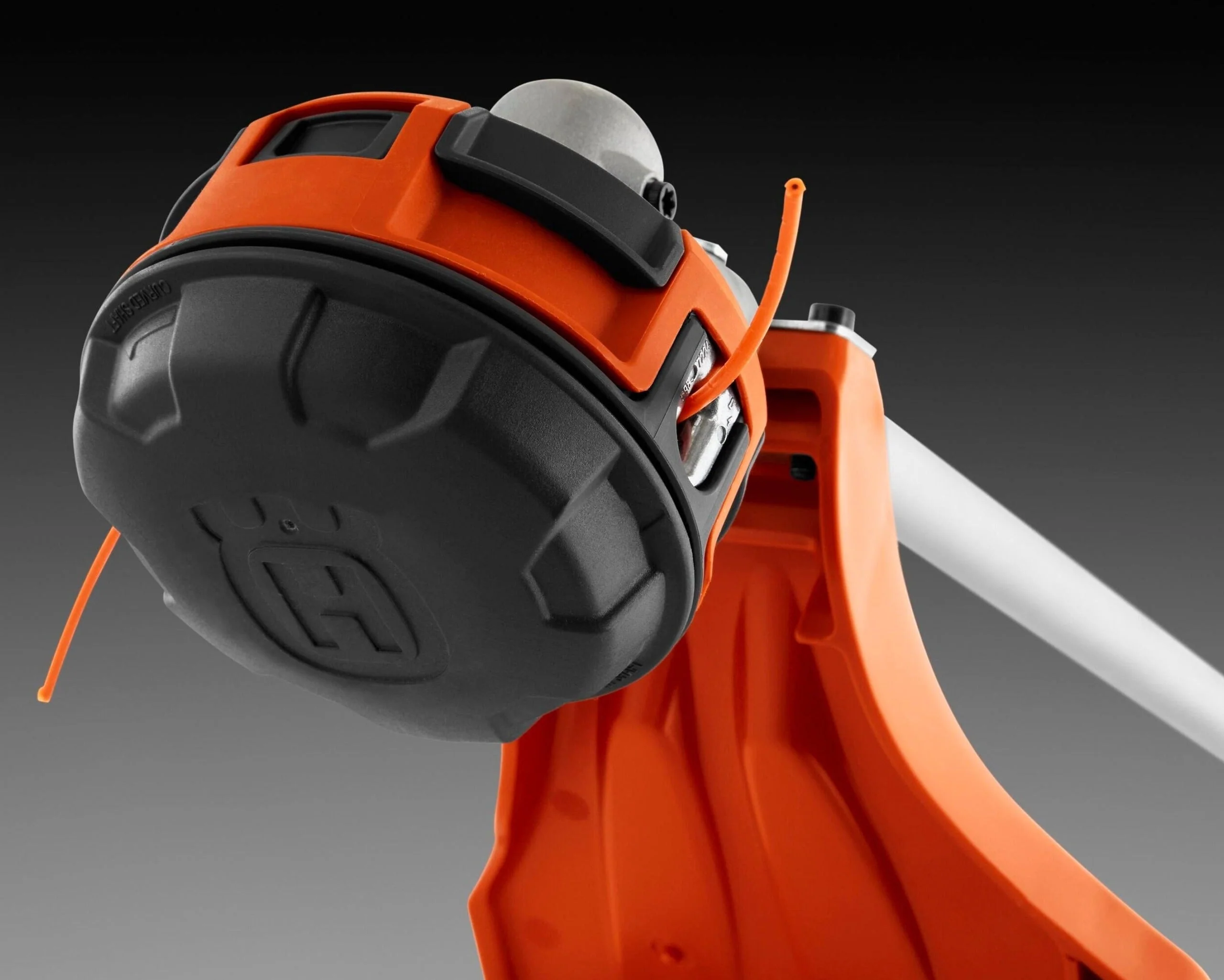 Husqvarna Straight Shaft Gas String Trimmer, 28-cc 2-Cycle, 20-in - 330LK 970545001 - Image 6 Husqvarna Straight Shaft Gas String Trimmer, 28-cc 2-Cycle, 20-in - 330LK 970545001 - Image 6
