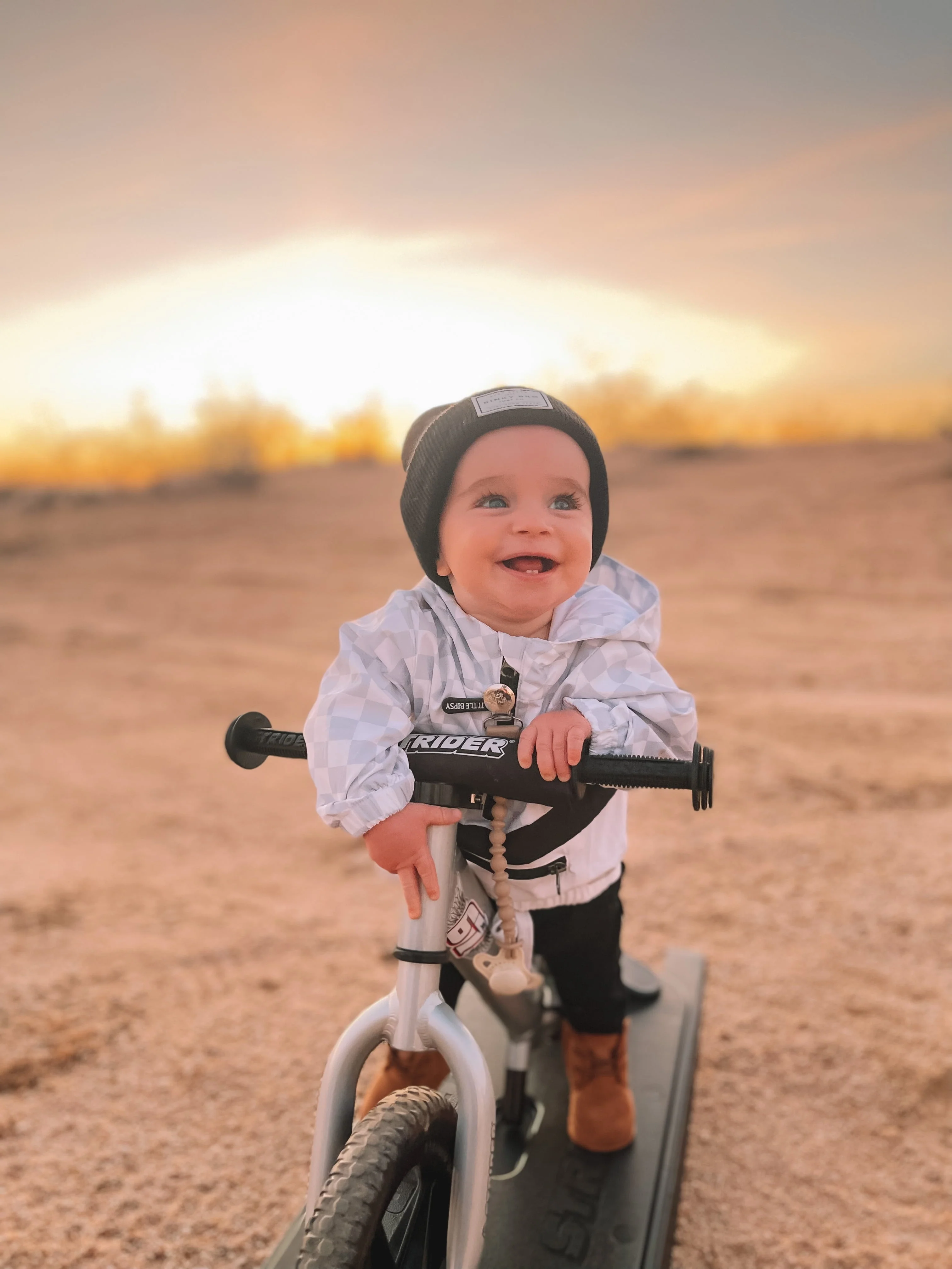 Strider - 12 Pro 2-in-1 Rocking Balance Bike, Ages 6 months to 5 Years - Silver - Image 4
