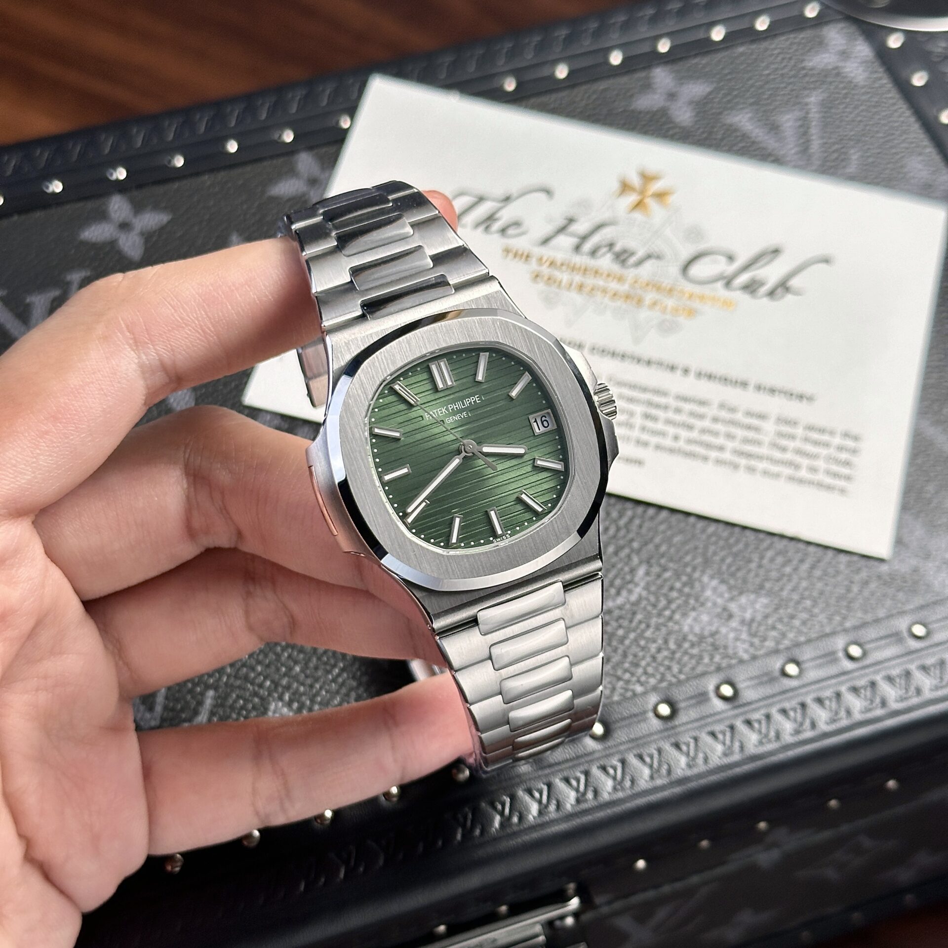Patek Philippe Nautilus 5711 Green Dial Rep 1:1 Watch Factory 3K 40mm - Elite Watch Atelier