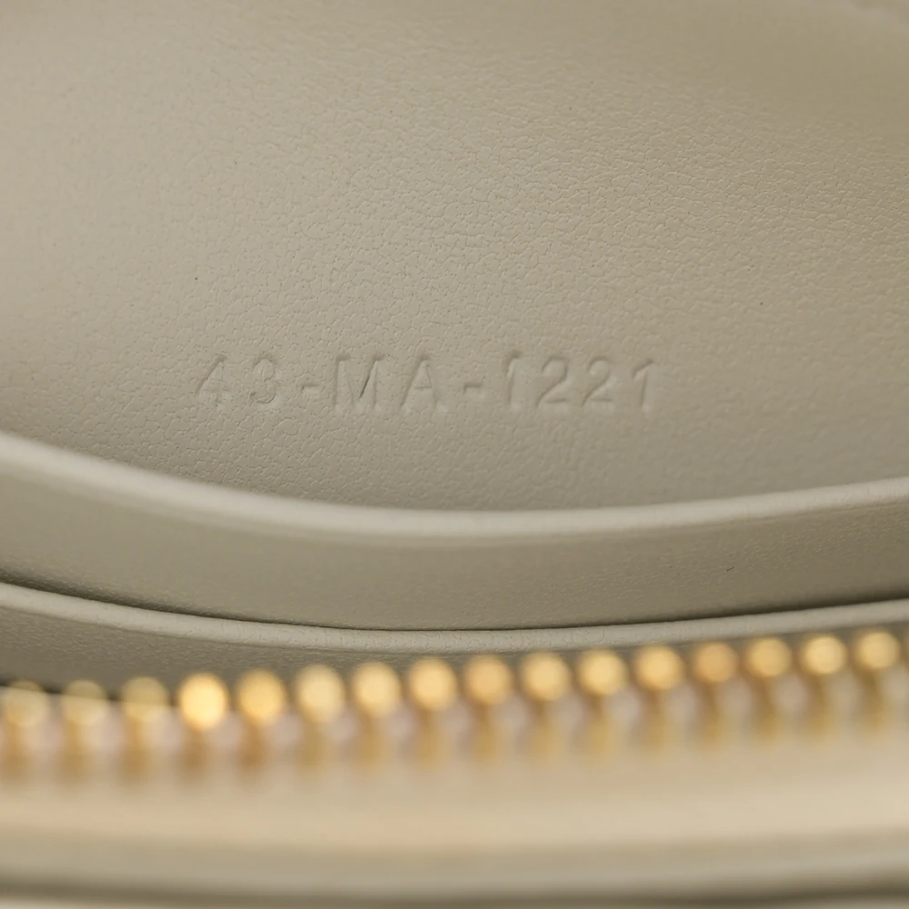 Replica Handbags – Mirror Quality Caro Zipped Pouch1:1High-quality replica