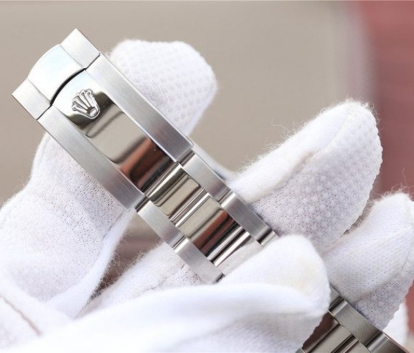 Replica Rolex DateJust 41mm 126300 Noob White Dial Diamonds Markers SS Bracelet A3235 - Elite Watch Atelier