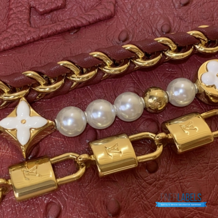 Burgundy Ostrich Leather Mini Handbag with Pearl Chain1:1High-quality replica