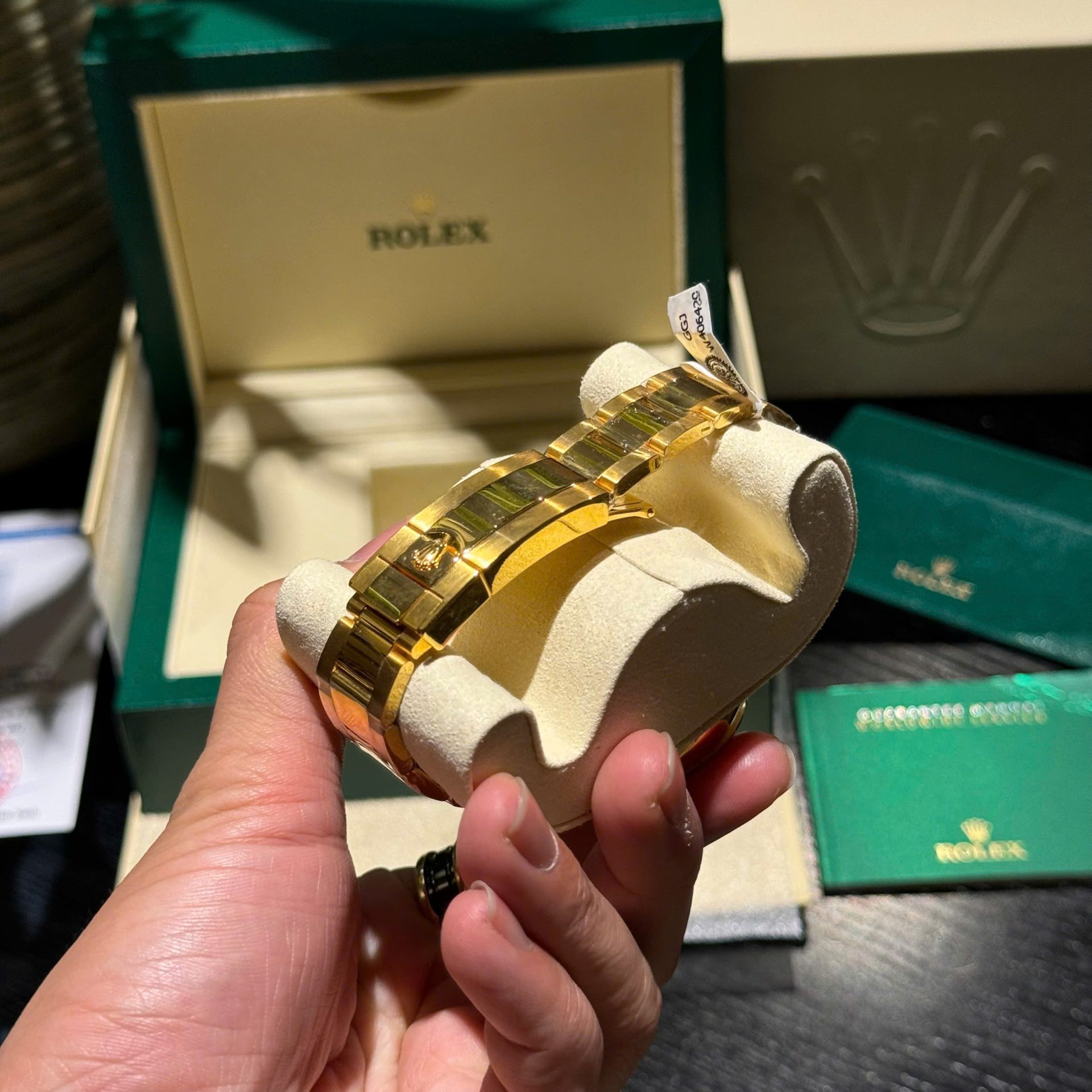 Rolex Daytona 116598RBOW Refined Moissanite   Synthentic Gemstone 18K Gold Wrapped 40mm - Top club