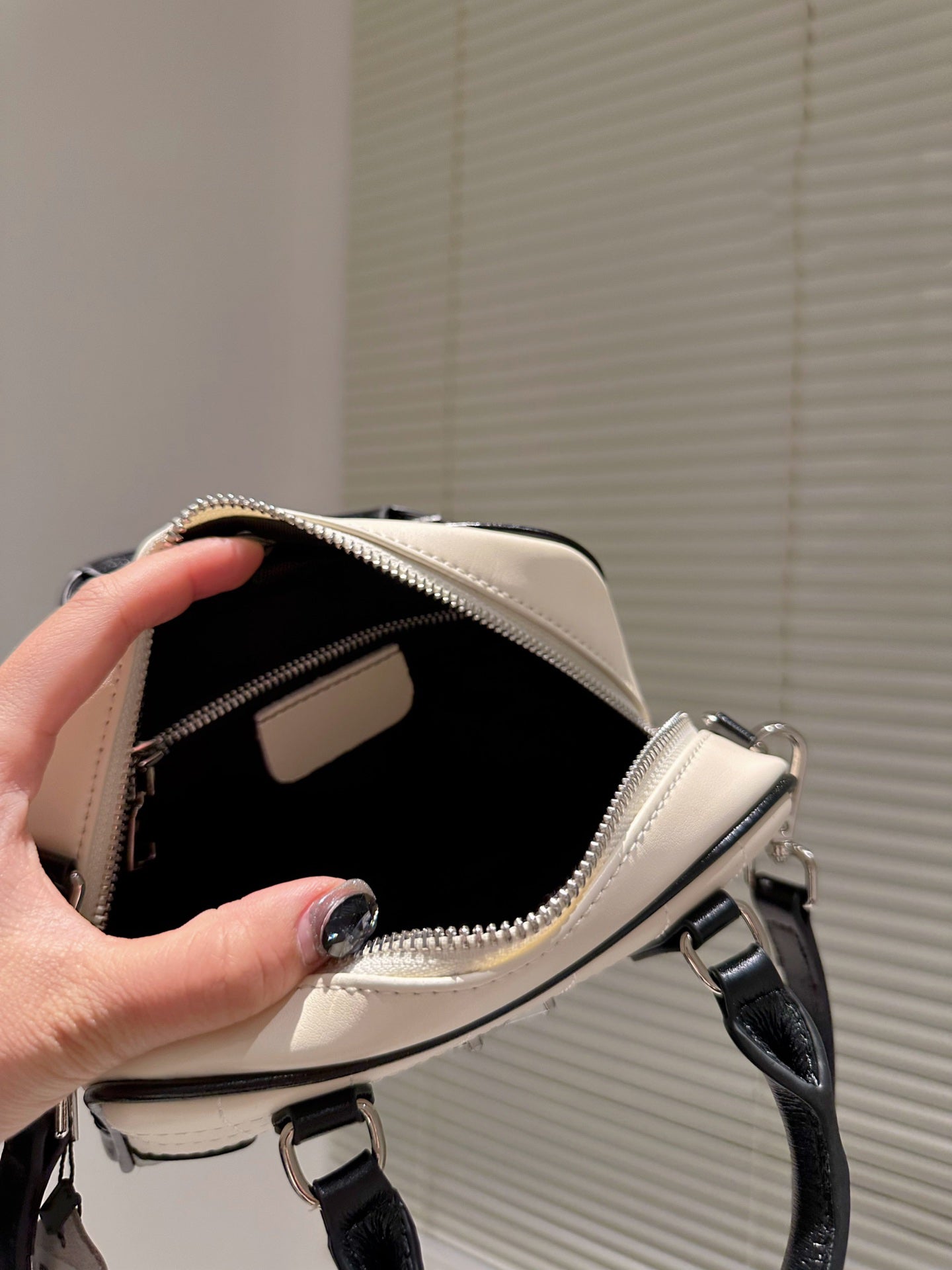 TO – New Luxury Bags SLY 2941:1High-quality replica