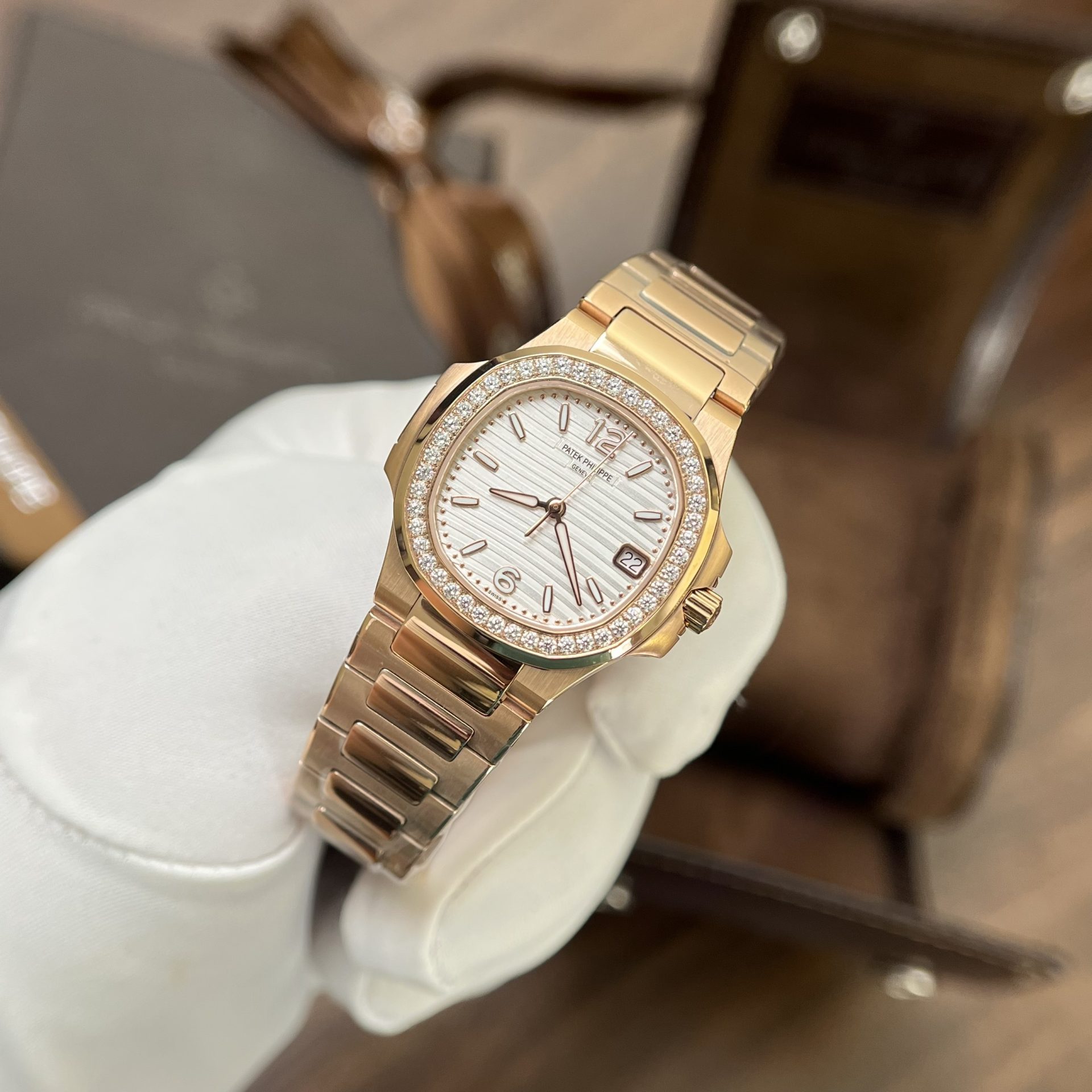 Patek Philippe Replica 11 Watch Nautilus 7010 Rose Gold With Stone Metal Strap 32mm - Top club