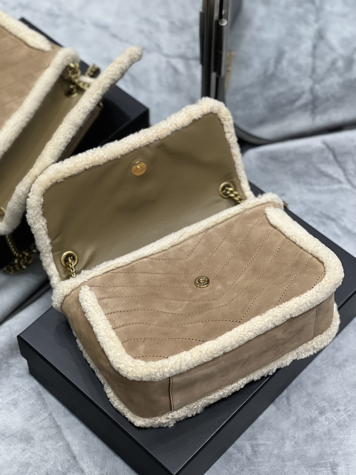 NIKI BABY CHAIN BAG IN CRINKLED VINTAGE LEATHER1:1High-quality replica