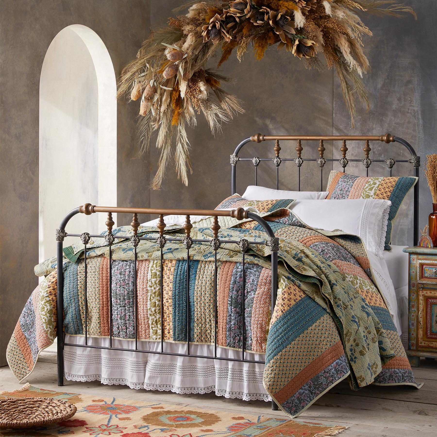 Horizons Quilt - Sundance Clothing