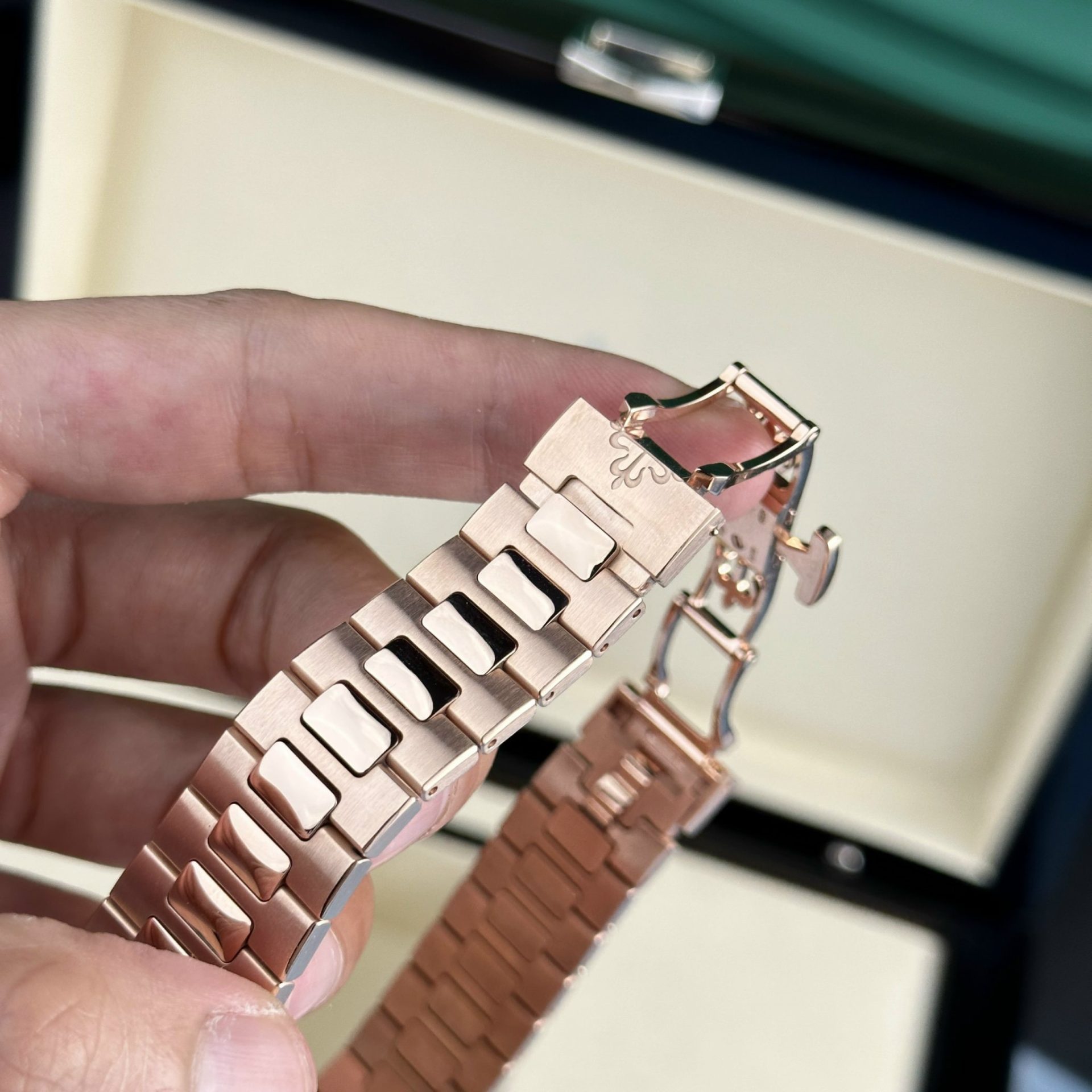 Patek Philippe Nautilus 5712R Custom Gold Wrapped Refined Movement 40mm - Top club