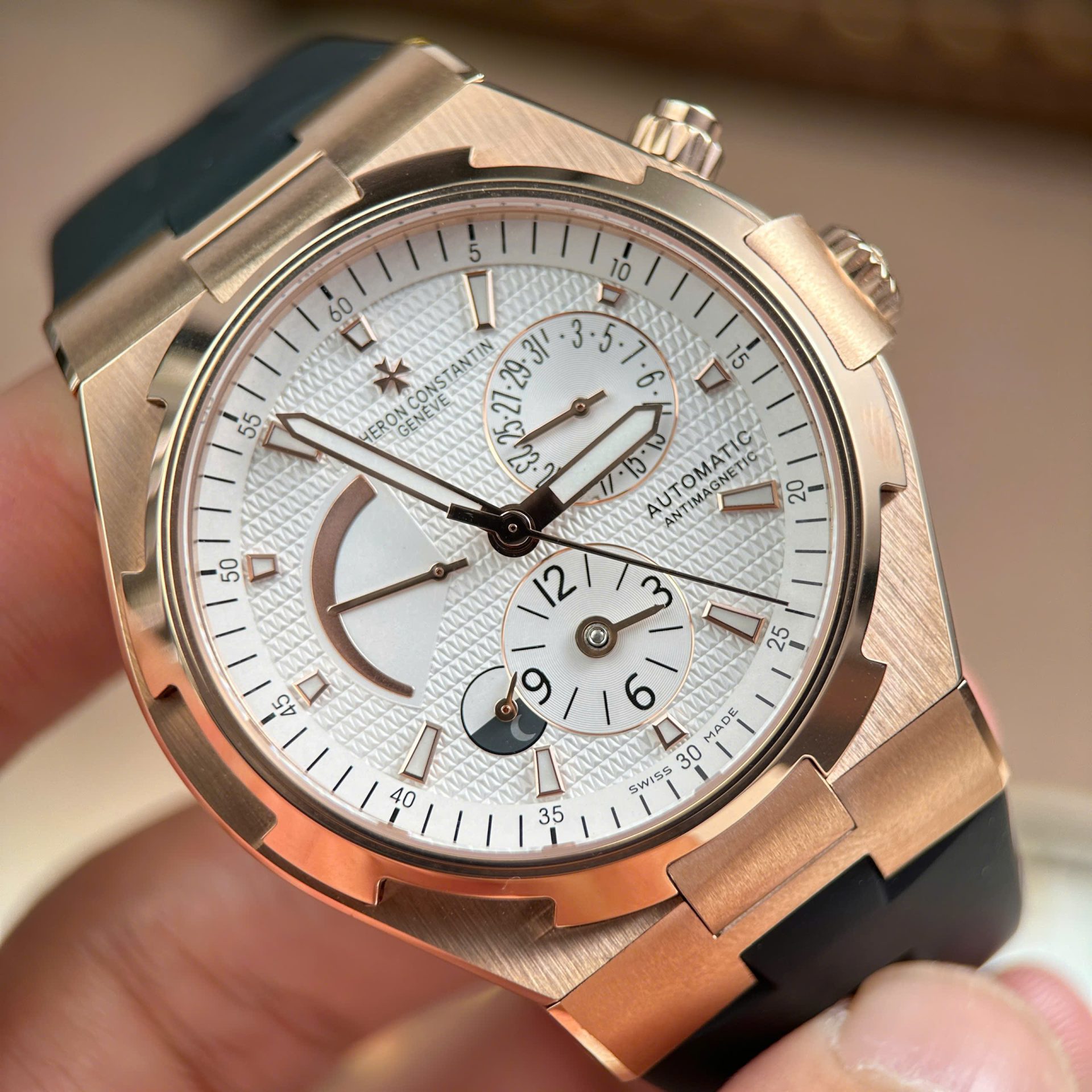 Vacheron Constantin Replica Watches Overseas Dual Time Rose Gold 47450 White Dial 9F Factory 42mm - Top club