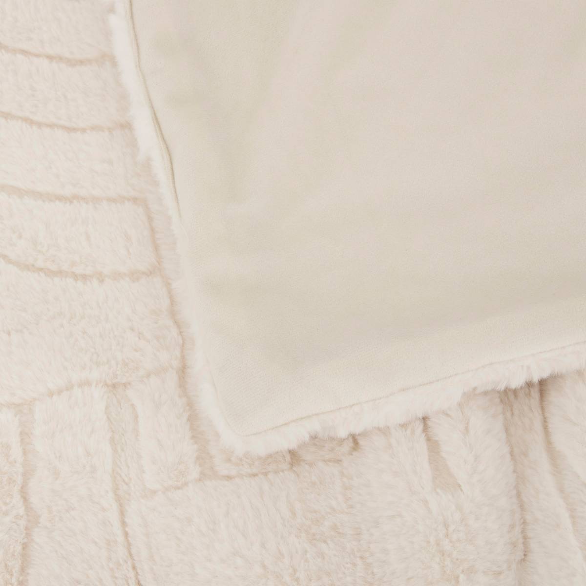 Jacquard Faux Fur Throw "Arka" Ivory, 230x180 cm