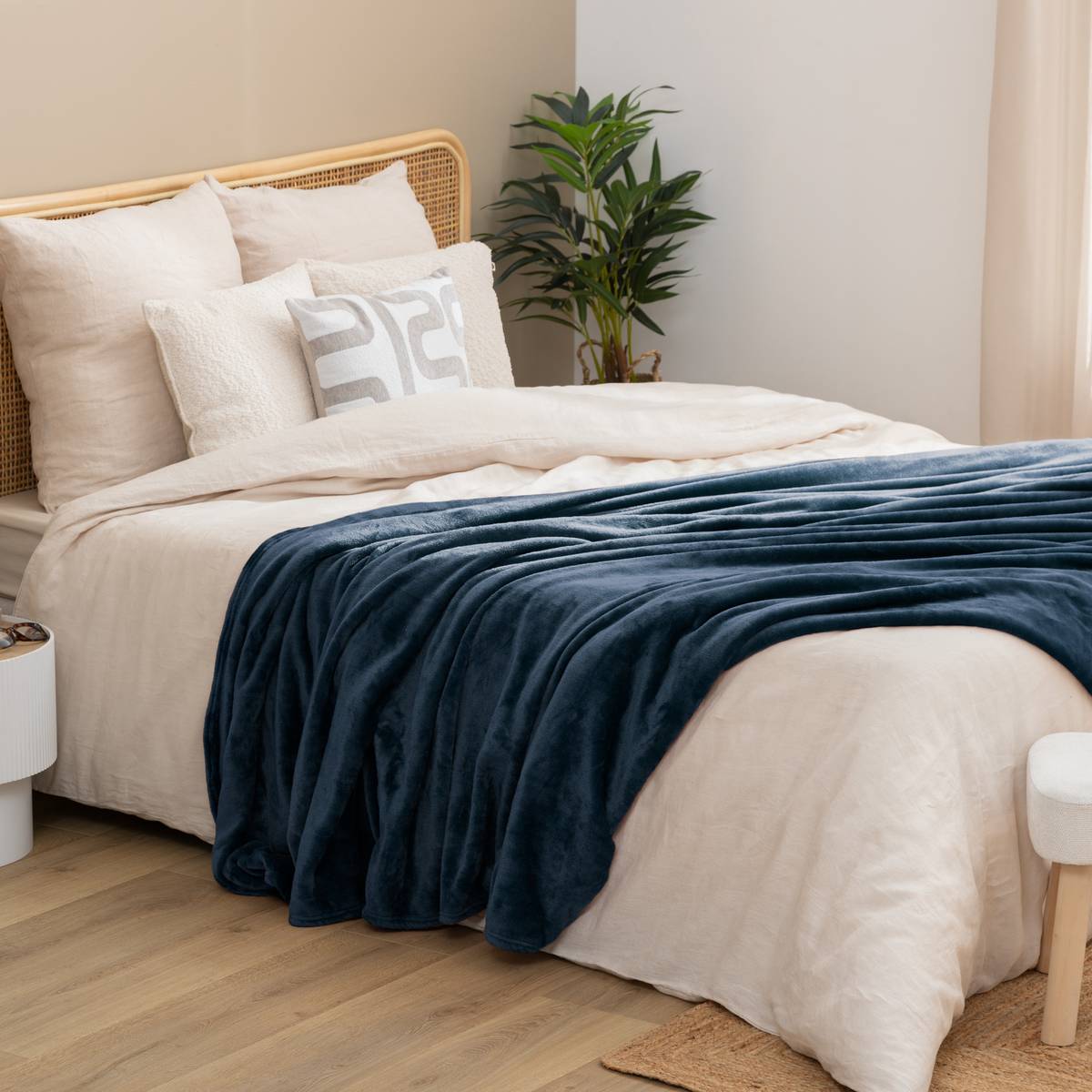 Flannel Throw "Ollis" Aegean Blue, 260x240 cm