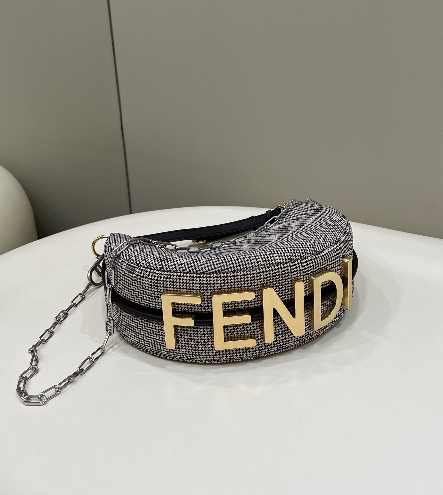 FENDIGRAPHY - Replicaclubs