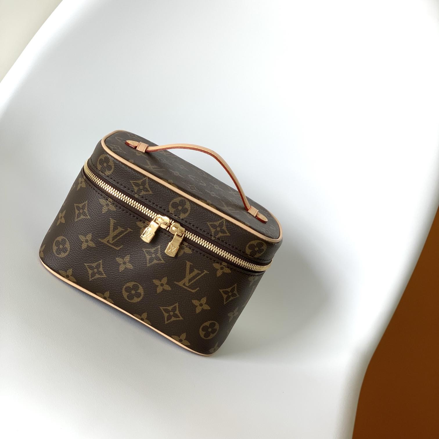 Louis Vuitton LV  Nice Leather Cosmetic Handbag M42265&M44495&M449361:1High-quality replica