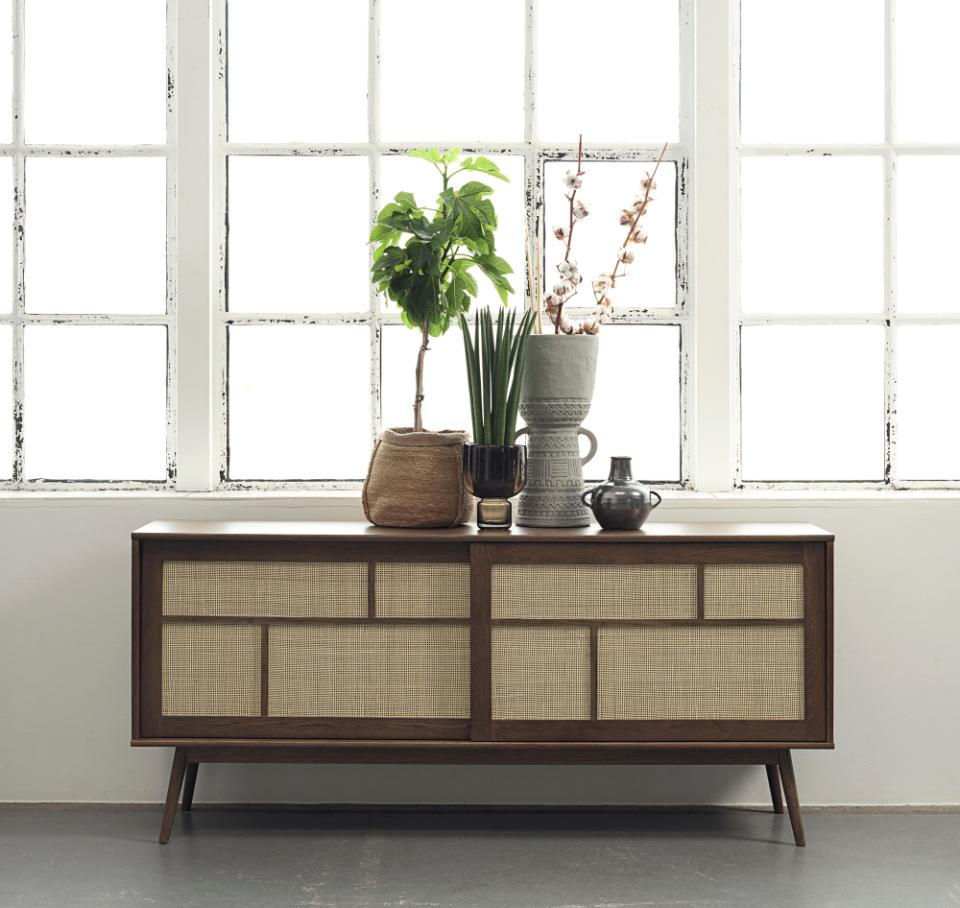 Rebellenclub Yass Dressoir - Smoked Eiken met Rattan