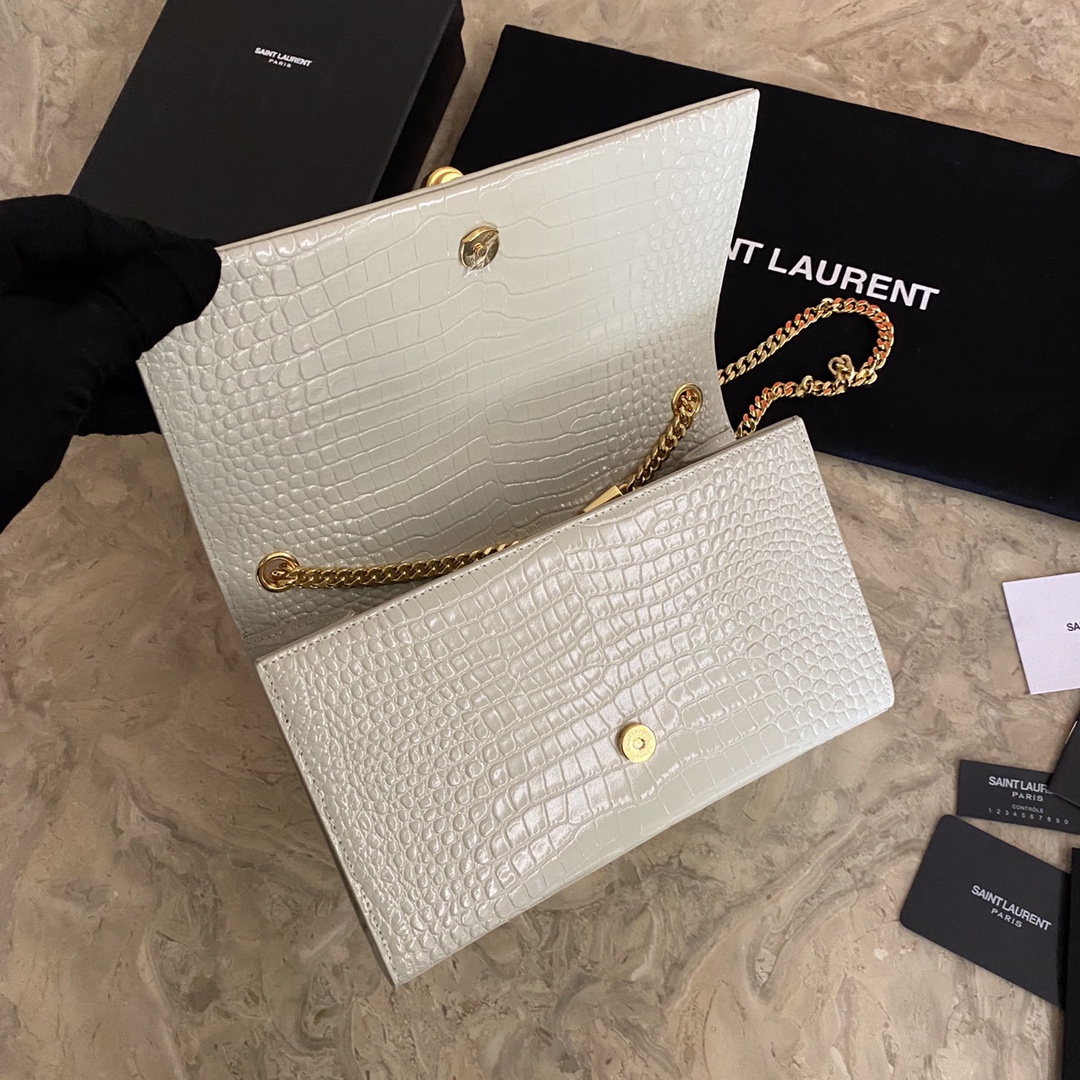 MONOGRAM CHAIN WALLET IN CROCODILE EMBOSSED SHINY LEATHER1:1High-quality replica
