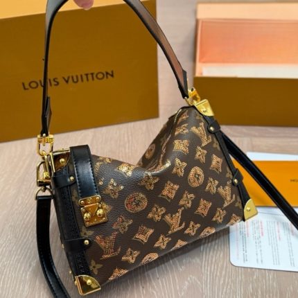 Trunk1:1High-quality replica