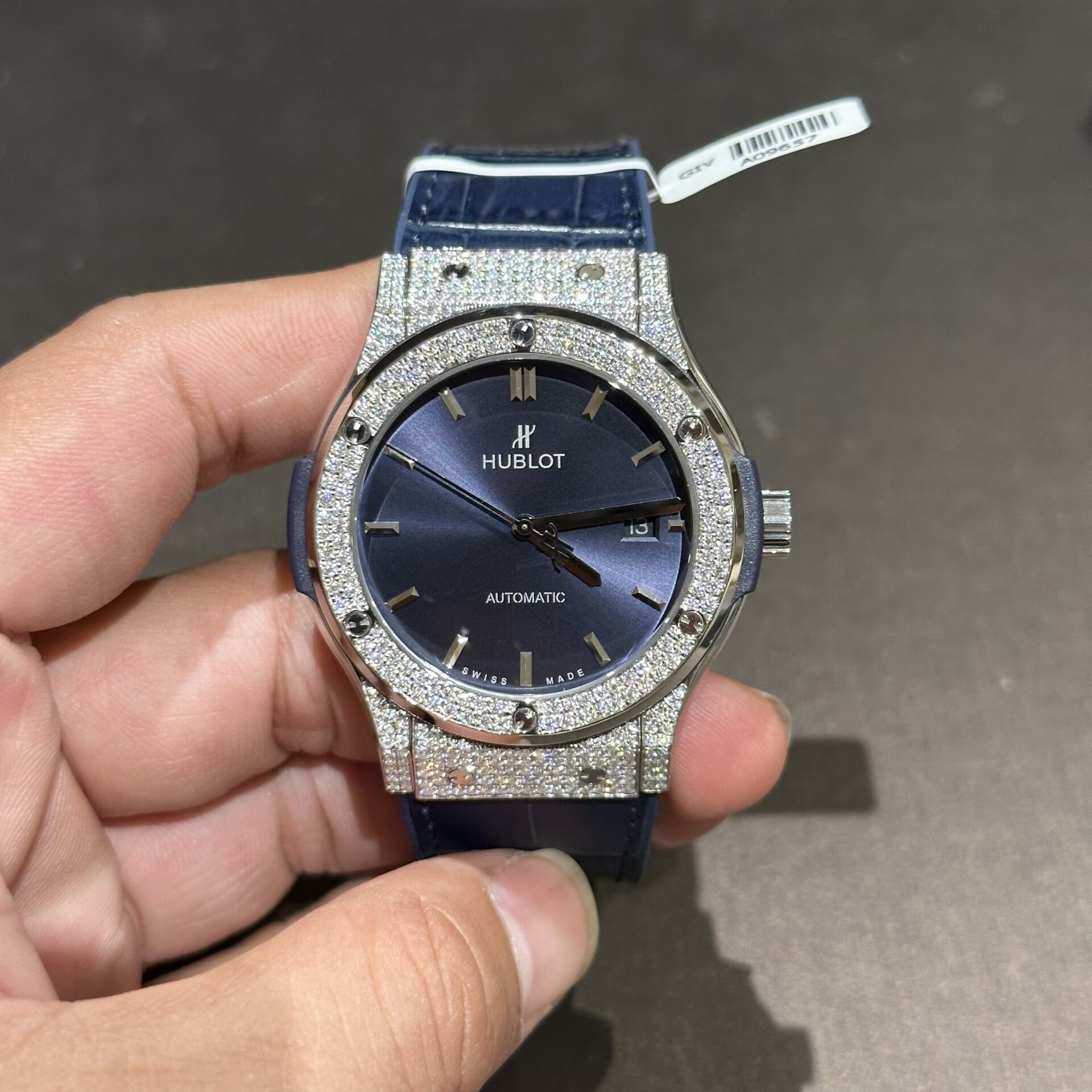 Hublot Replica Watch With Full Diamond Moissanite Diamonds Blue Dial 42mm - Top club