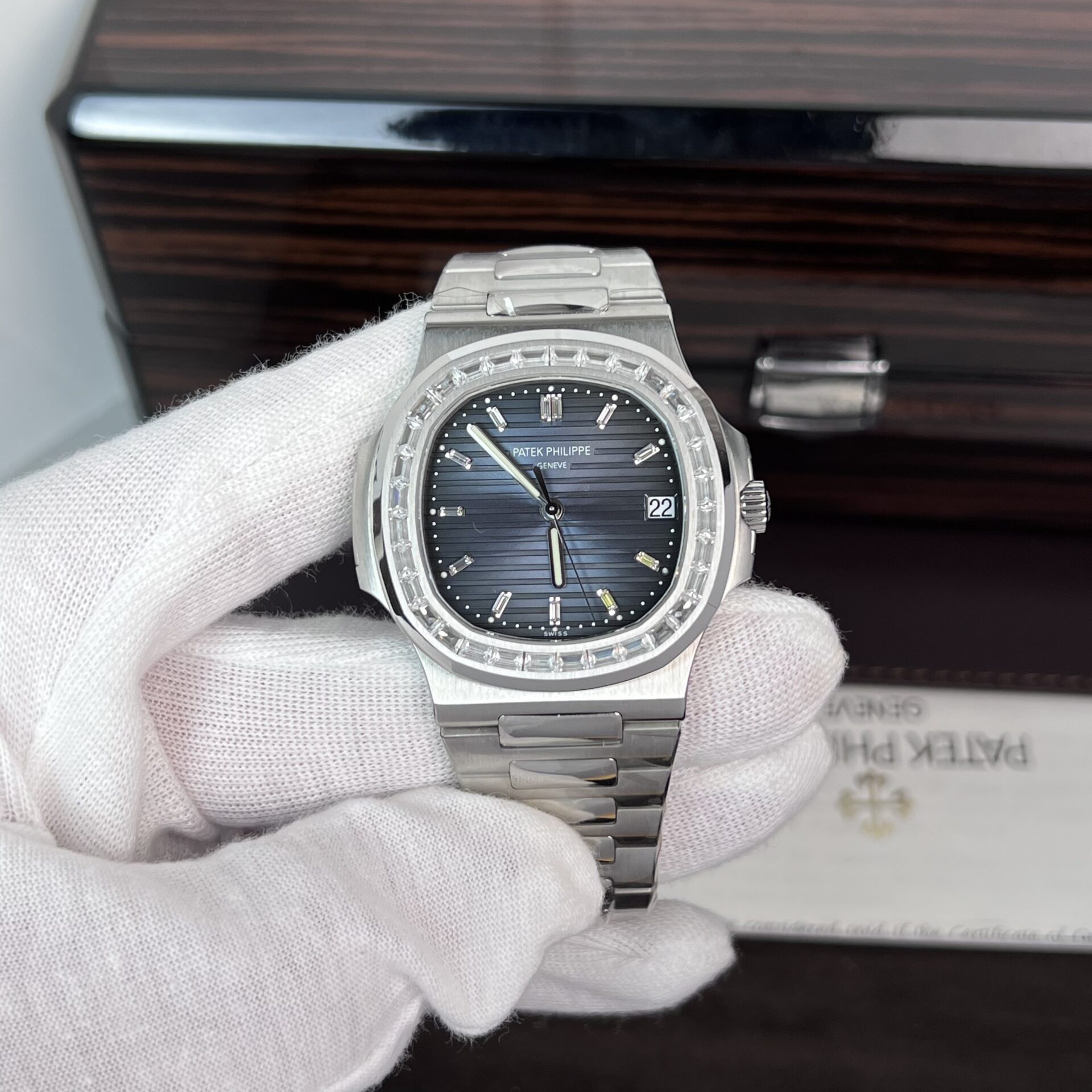 Patek Philippe Nautilus 5723 Replica 1:1 Watch Blue Dial Diamond 40mm - Top club