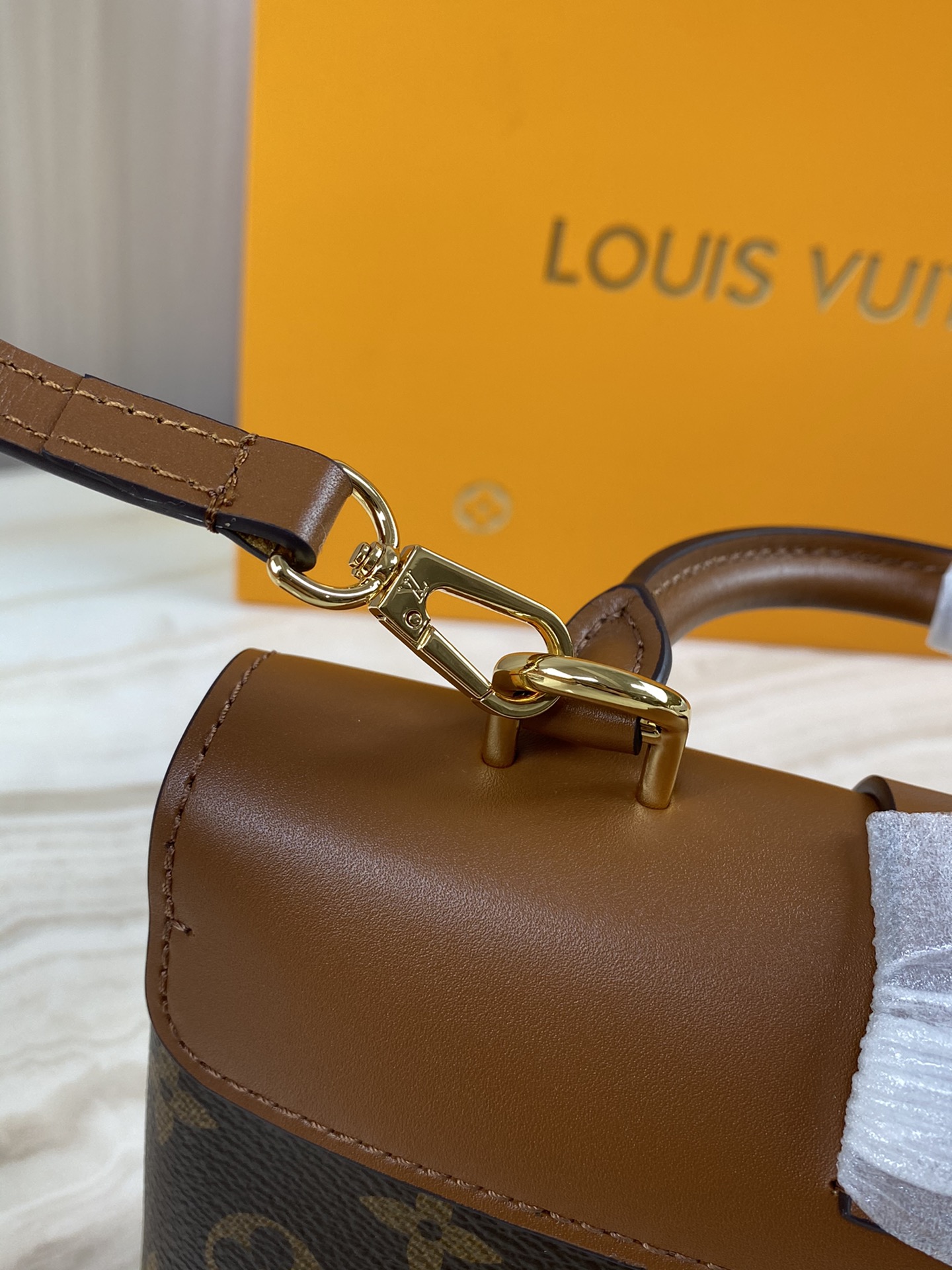 Louis Vuitton Locky BB M446541:1High-quality replica