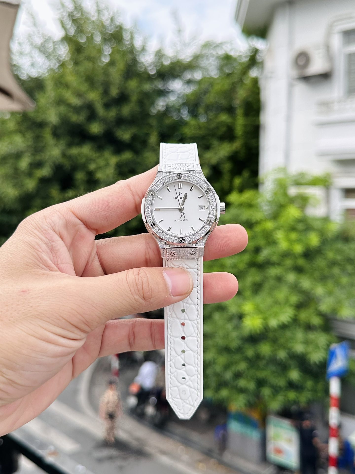 Hublot Replica 1:1 Watch Classic Fusion White Dial With Stone HB Factory 38mm - Elite Watch Atelier