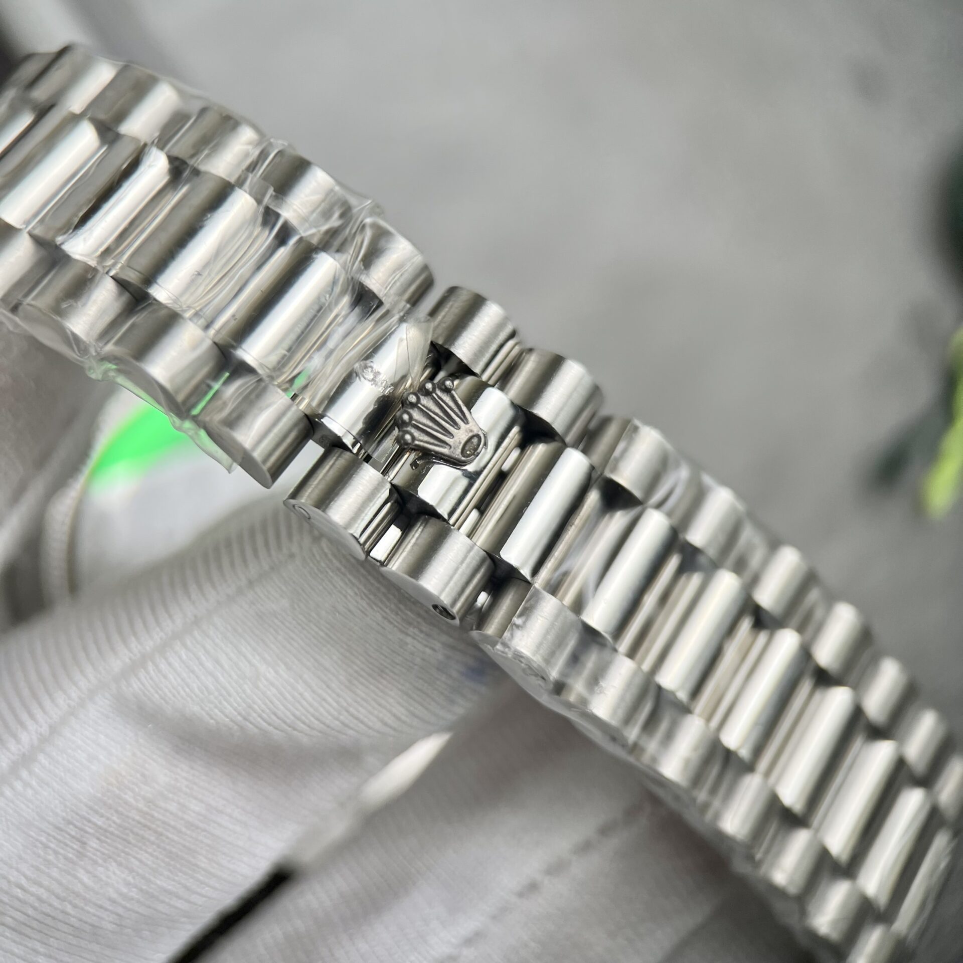 Rolex Day-Date Best Replica Watch Full Swarovski Crystal 40mm - Top club