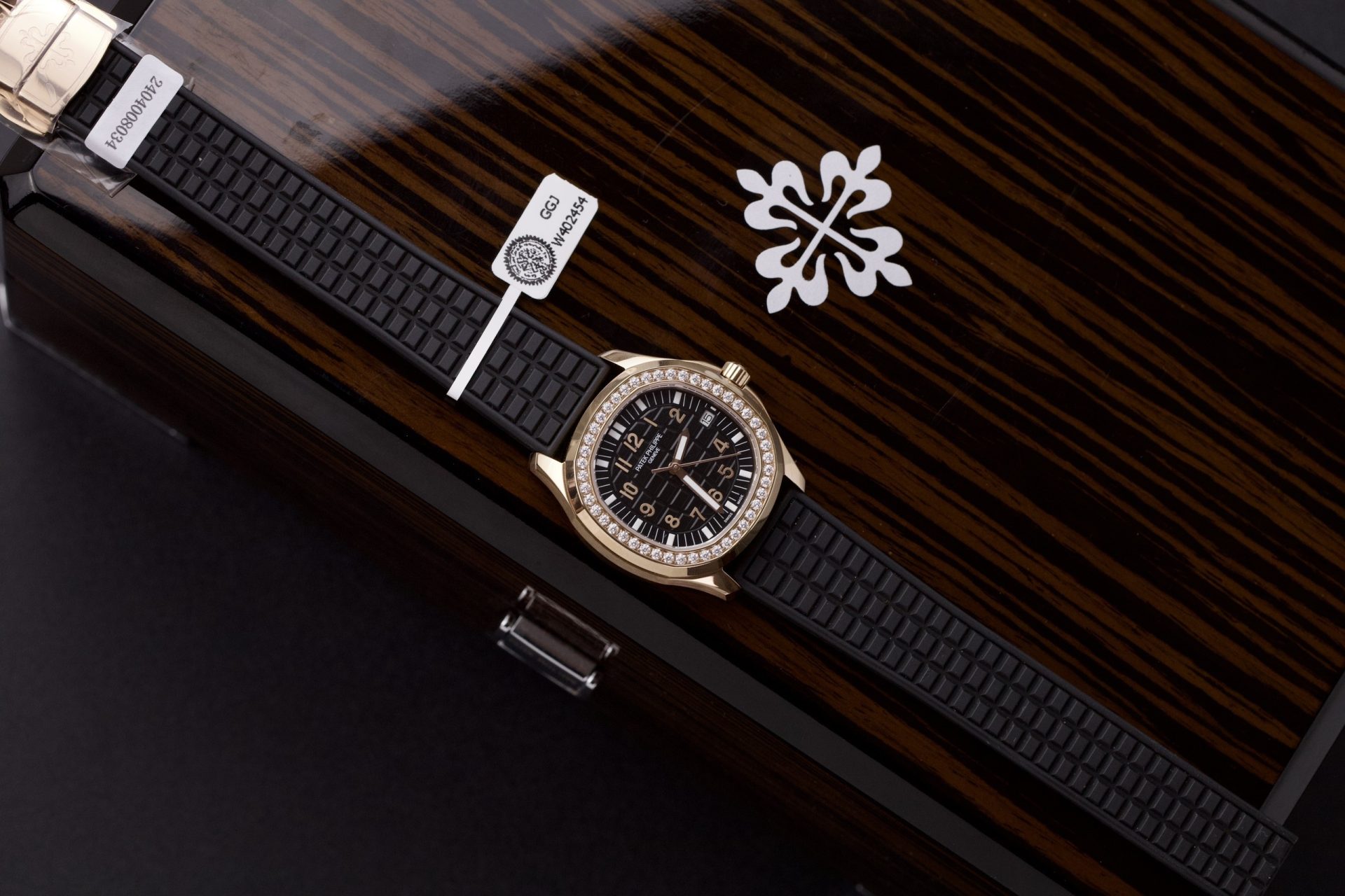 Patek Philippe Replica 1:1 Watch Aquanaut 5067 Moissanite Diamond Rose Gold Plated 35.6mm - Elite Watch Atelier